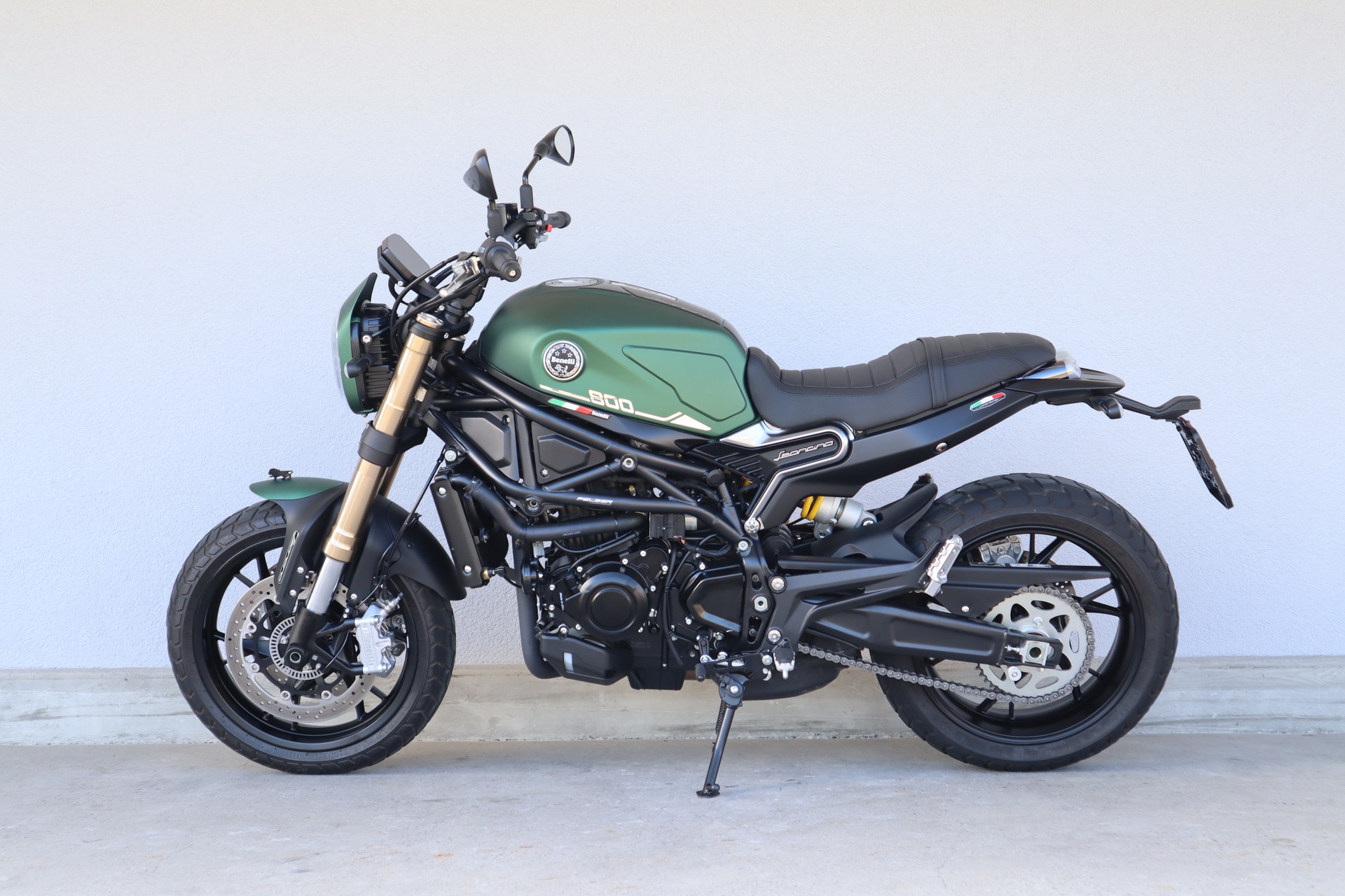 BENELLI Leoncino 800-showroom-element-3