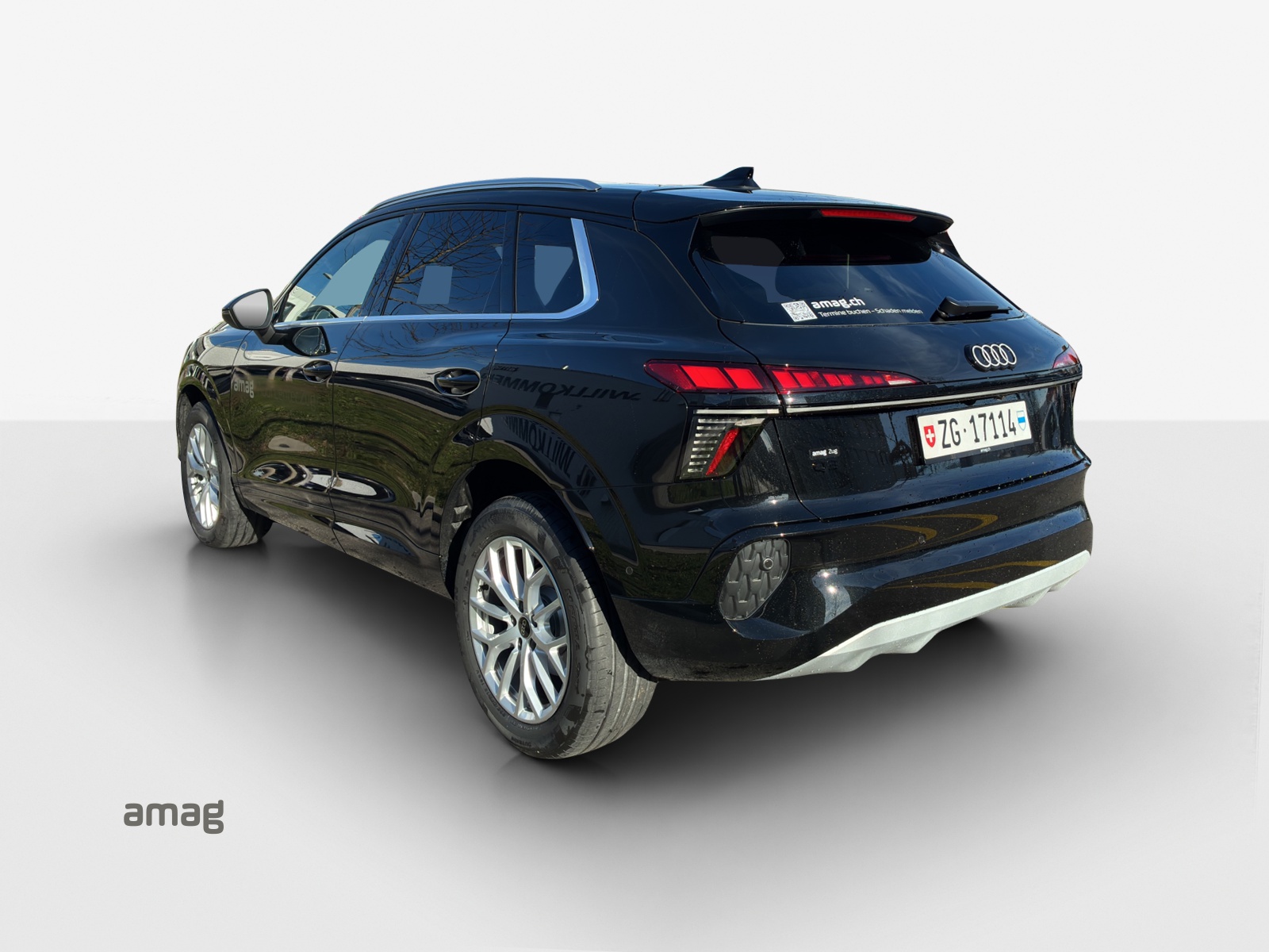 AUDI Q3 SUV 110 kW TFSI S tronic-image-2