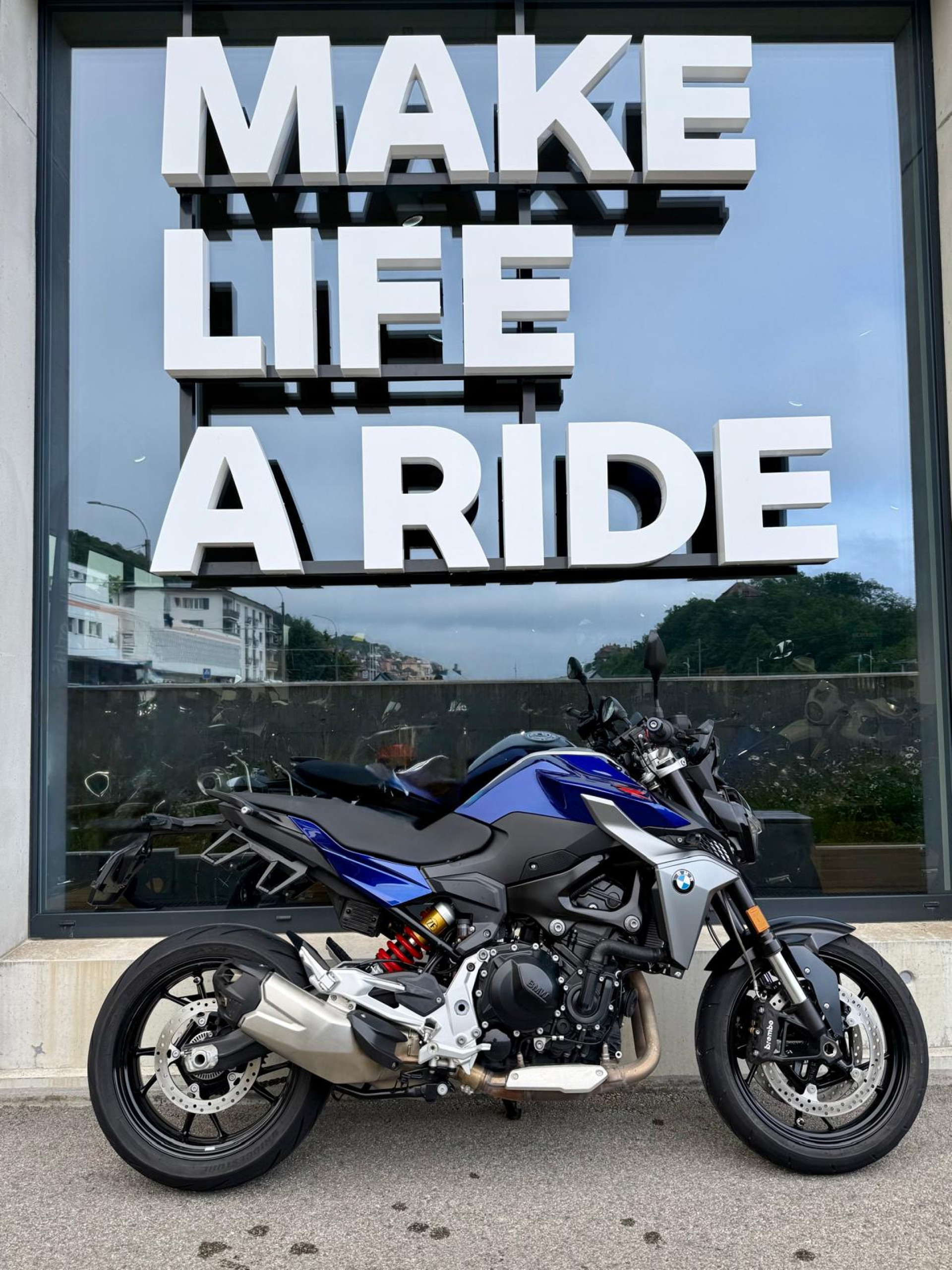 BMW F 900 R-showroom-element-2