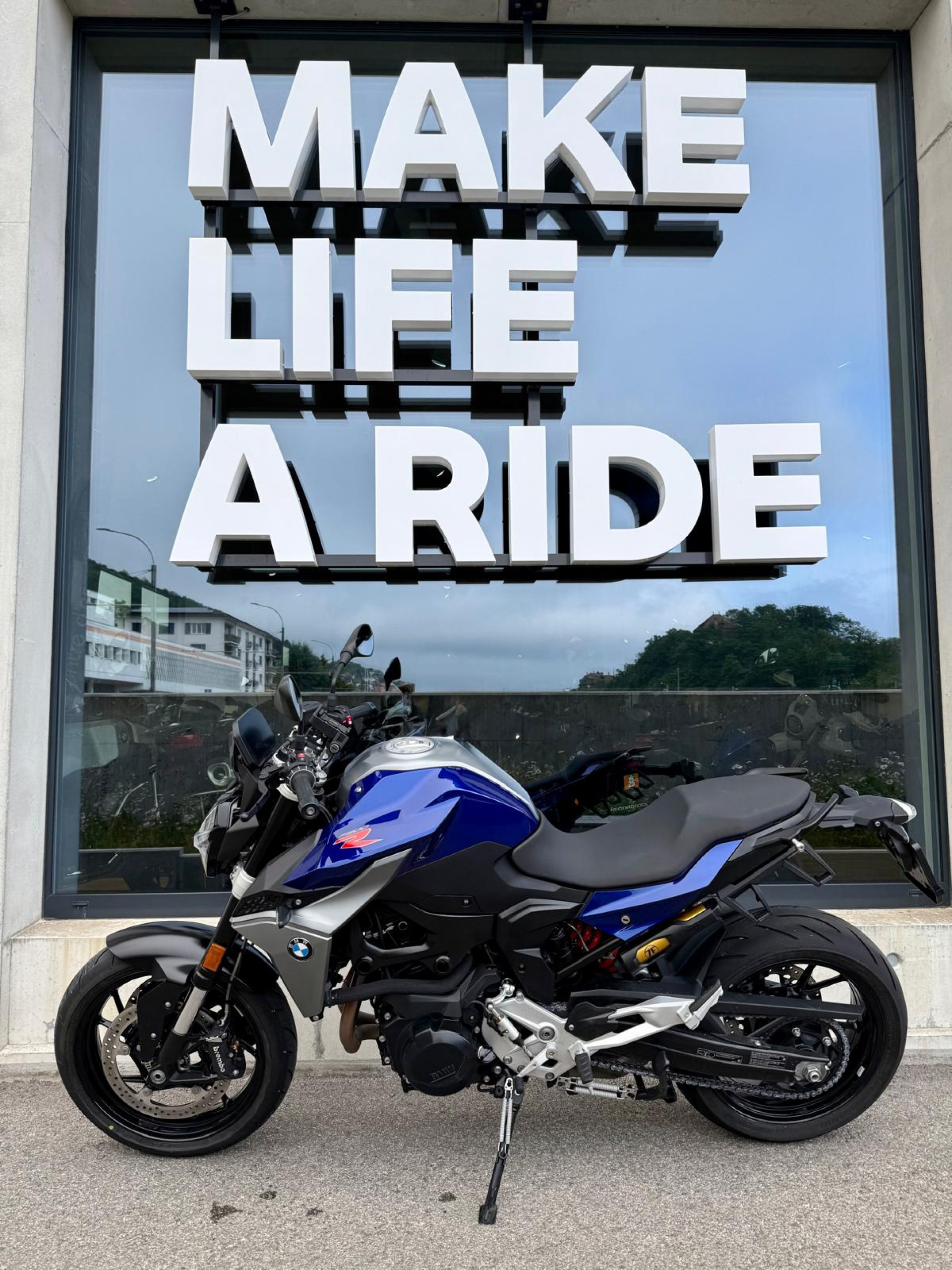 BMW F 900 R-showroom-element-1