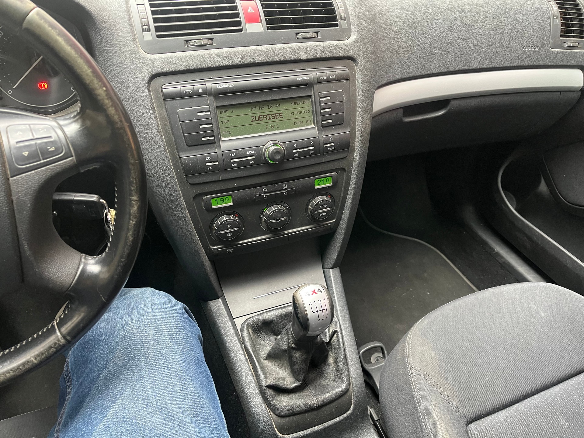 SKODA Octavia 2.0 FSI Adventure 4x4-image-8