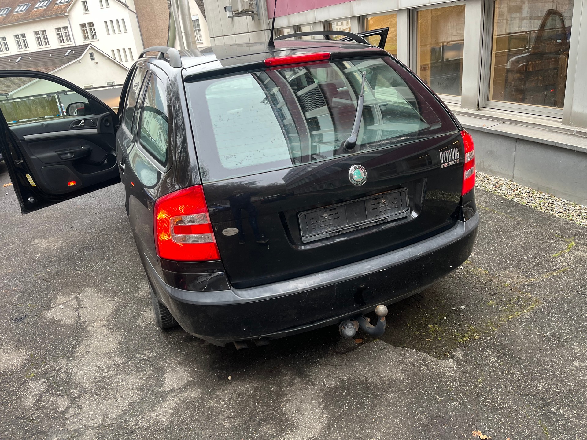 SKODA Octavia 2.0 FSI Adventure 4x4-image-6