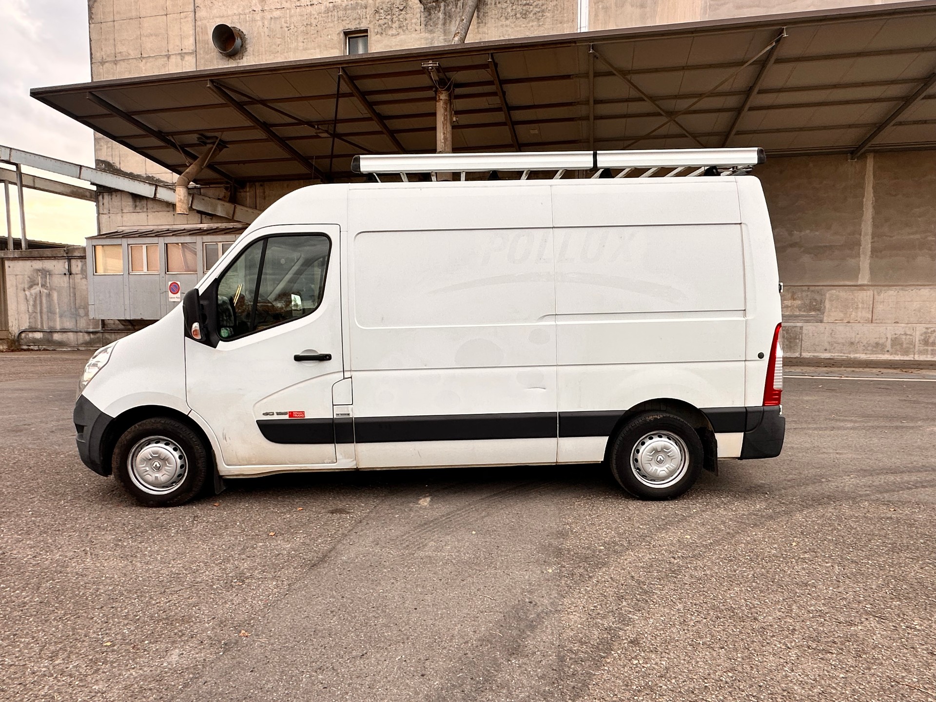 RENAULT Master T33 dCi125-image-1