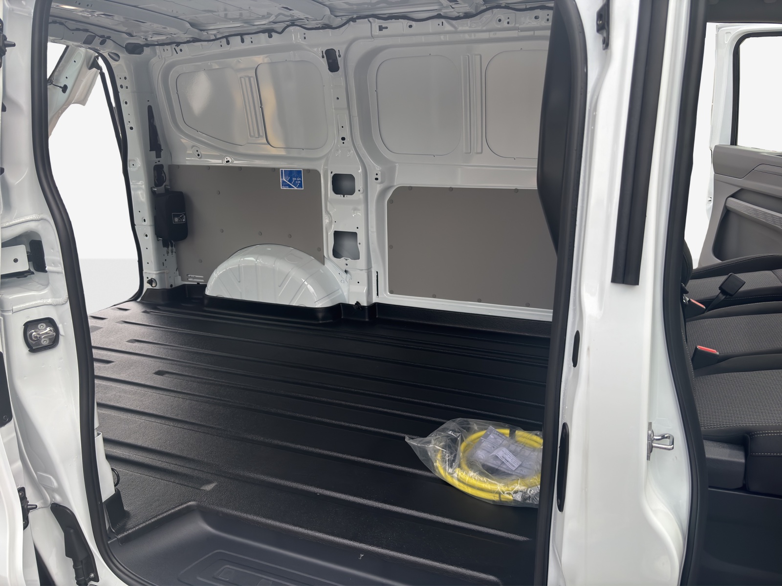 VW e-Transporter 70 kWh-image-11