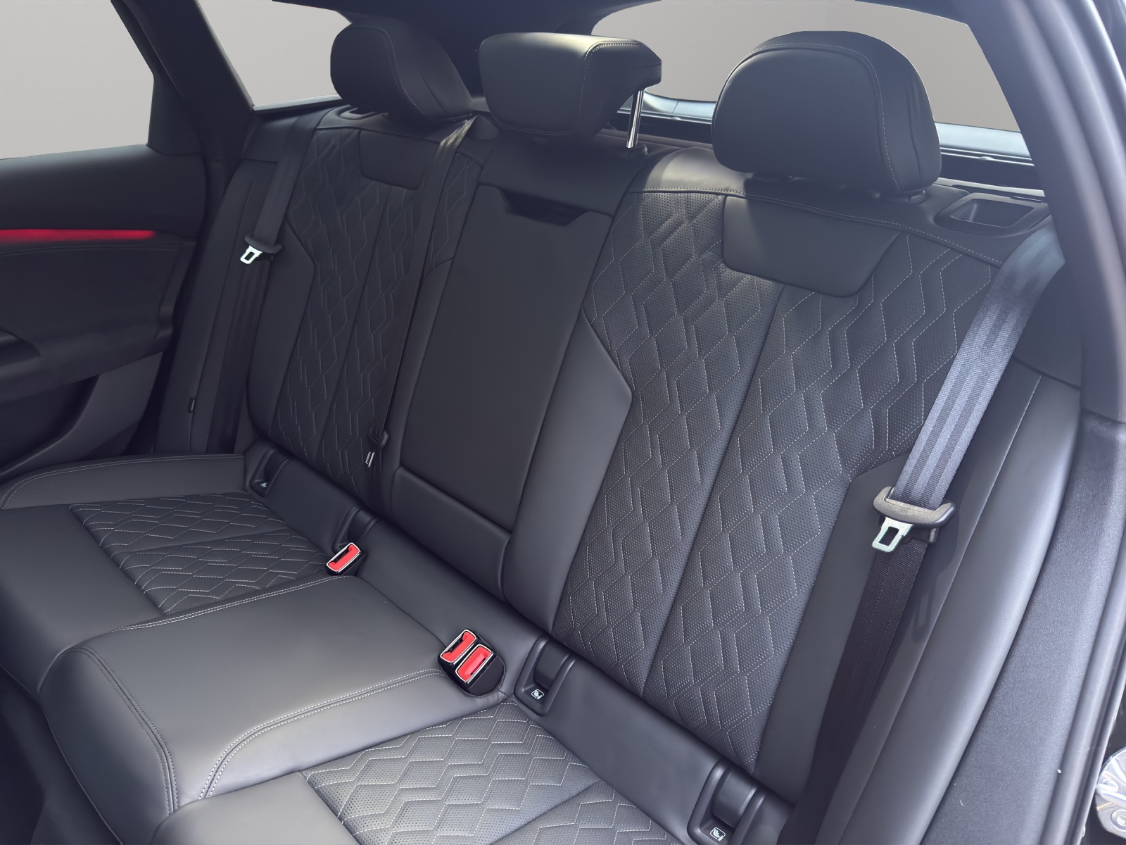 AUDI A6 Avant e-tron performance-image-8