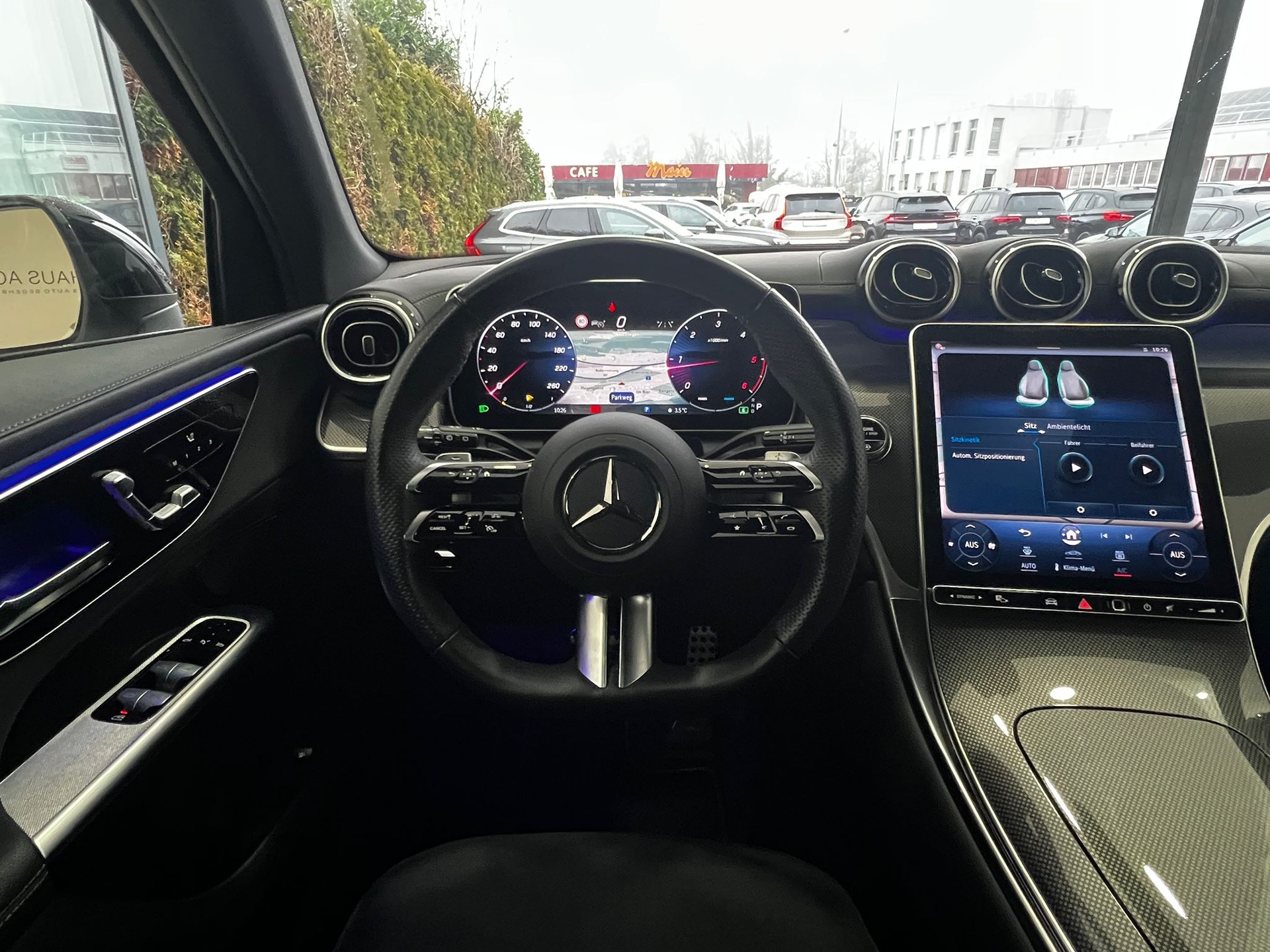 MERCEDES-BENZ GLC 300 d Off-Road 4Matic 9G-Tronic-image-8