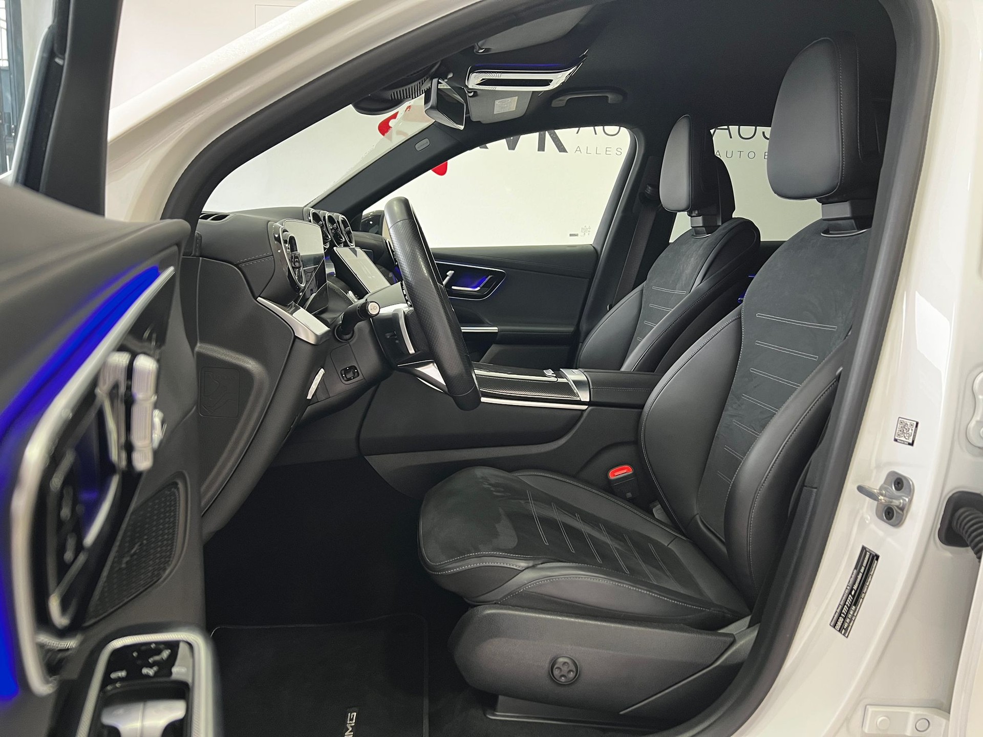 MERCEDES-BENZ GLC 300 d Off-Road 4Matic 9G-Tronic-image-6