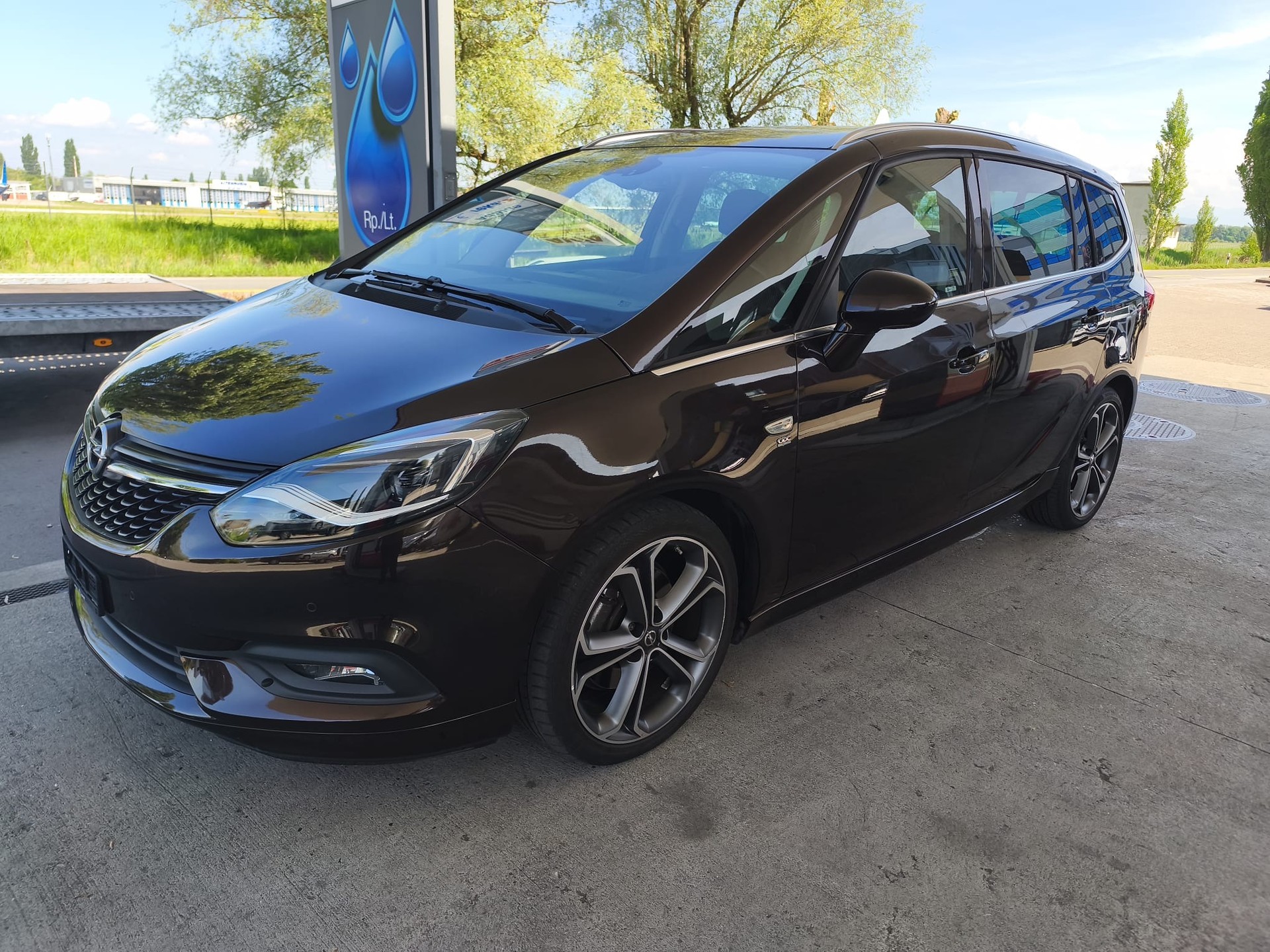 OPEL Zafira 1.6i 16V Turbo OPC Line-image-1
