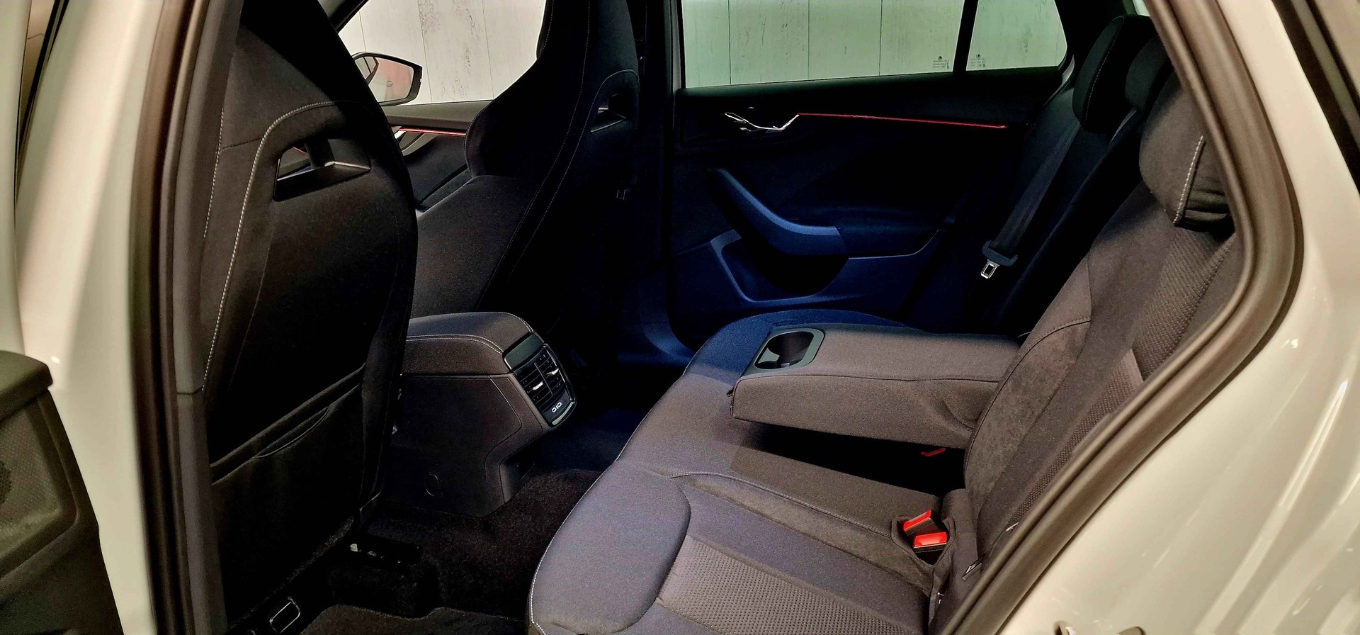 SKODA Kamiq 1.0 TSI Dynamic DSG-image-15