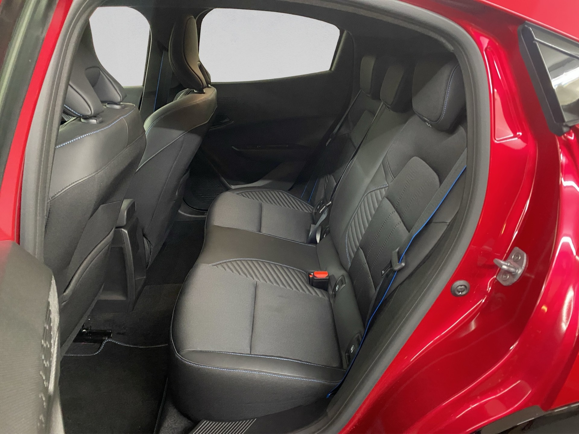 RENAULT Clio 1.8 E-Tech Esprit Alpine-image-11