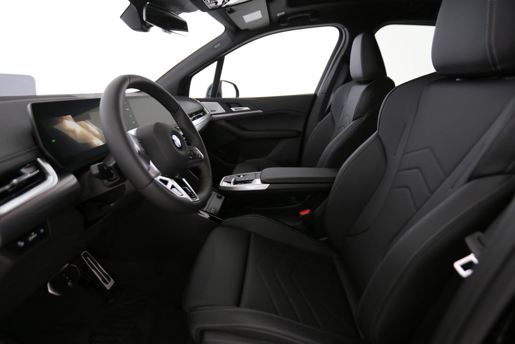 BMW 223i xDrive Active Tourer-image-1