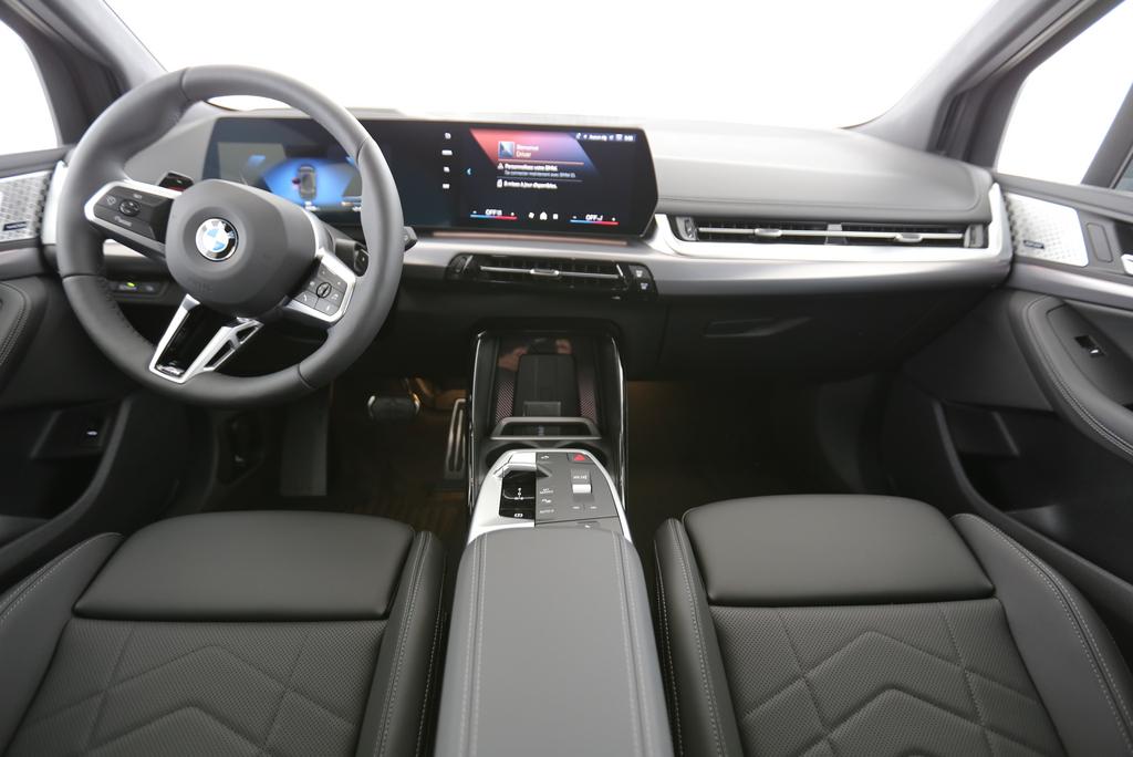 BMW 223i xDrive Active Tourer-image-3