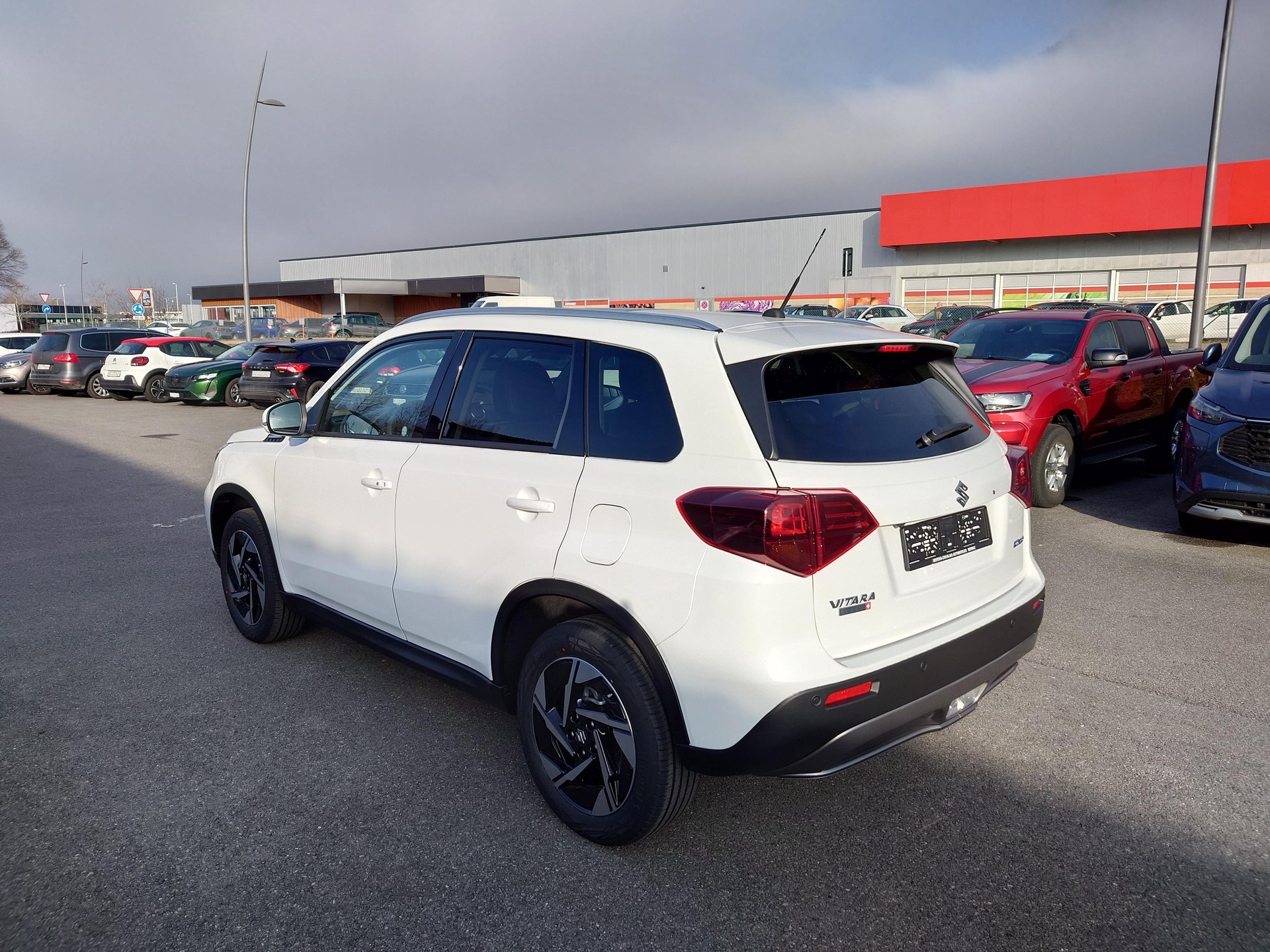 SUZUKI Vitara 1.4 T Compact Top Hybrid 4x4-showroom-element-3