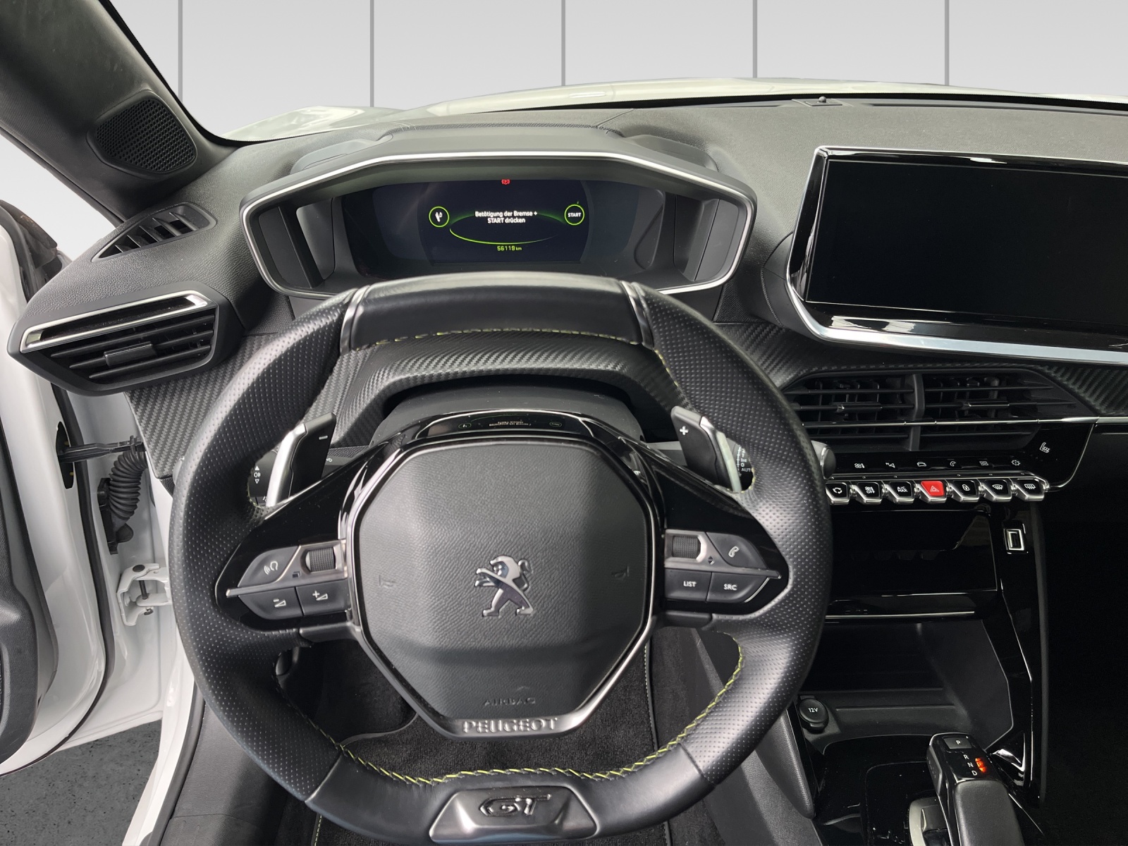 PEUGEOT 208 1.2 PureTech GT Pack EAT8-image-8