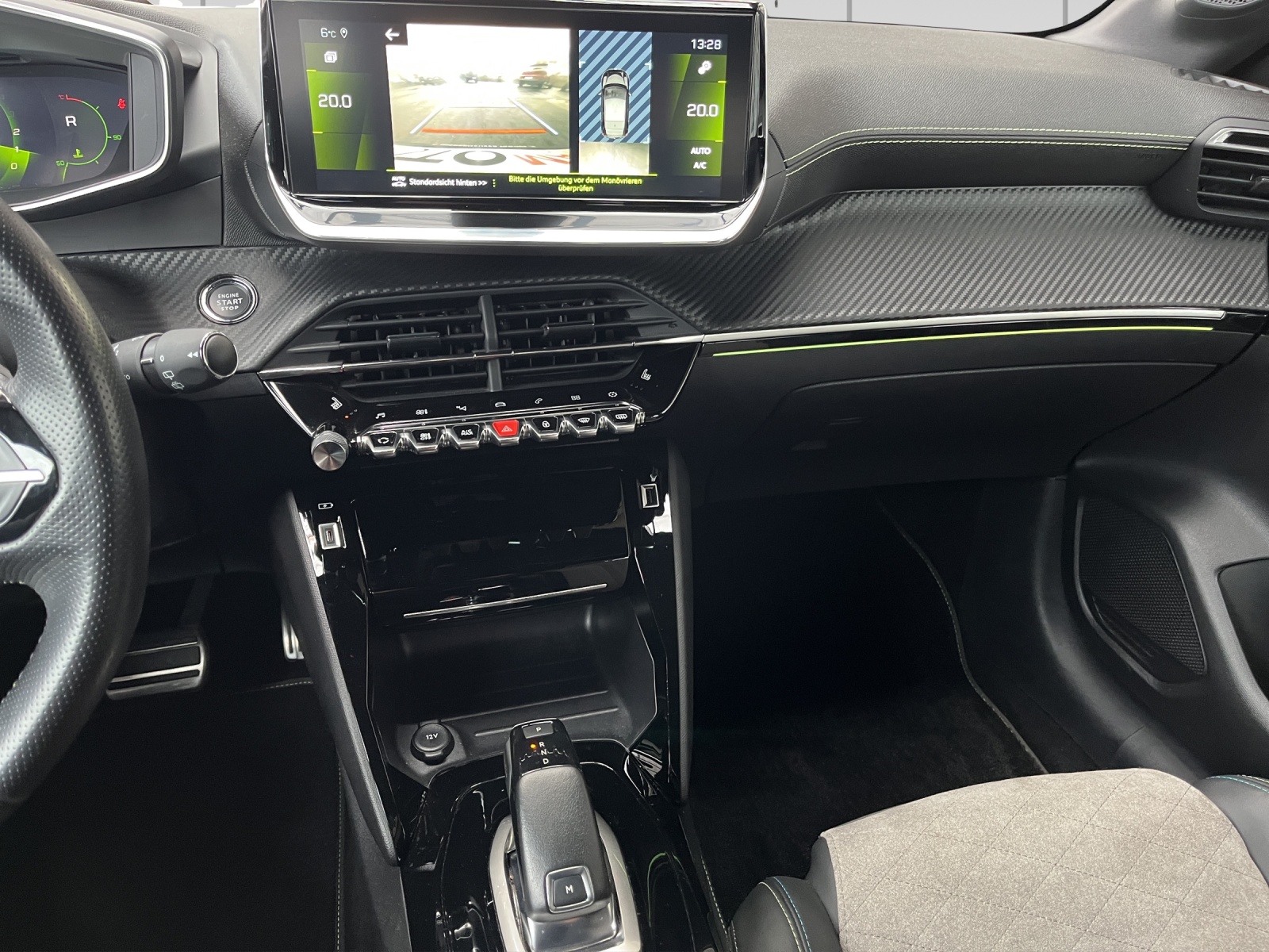 PEUGEOT 208 1.2 PureTech GT Pack EAT8-image-10