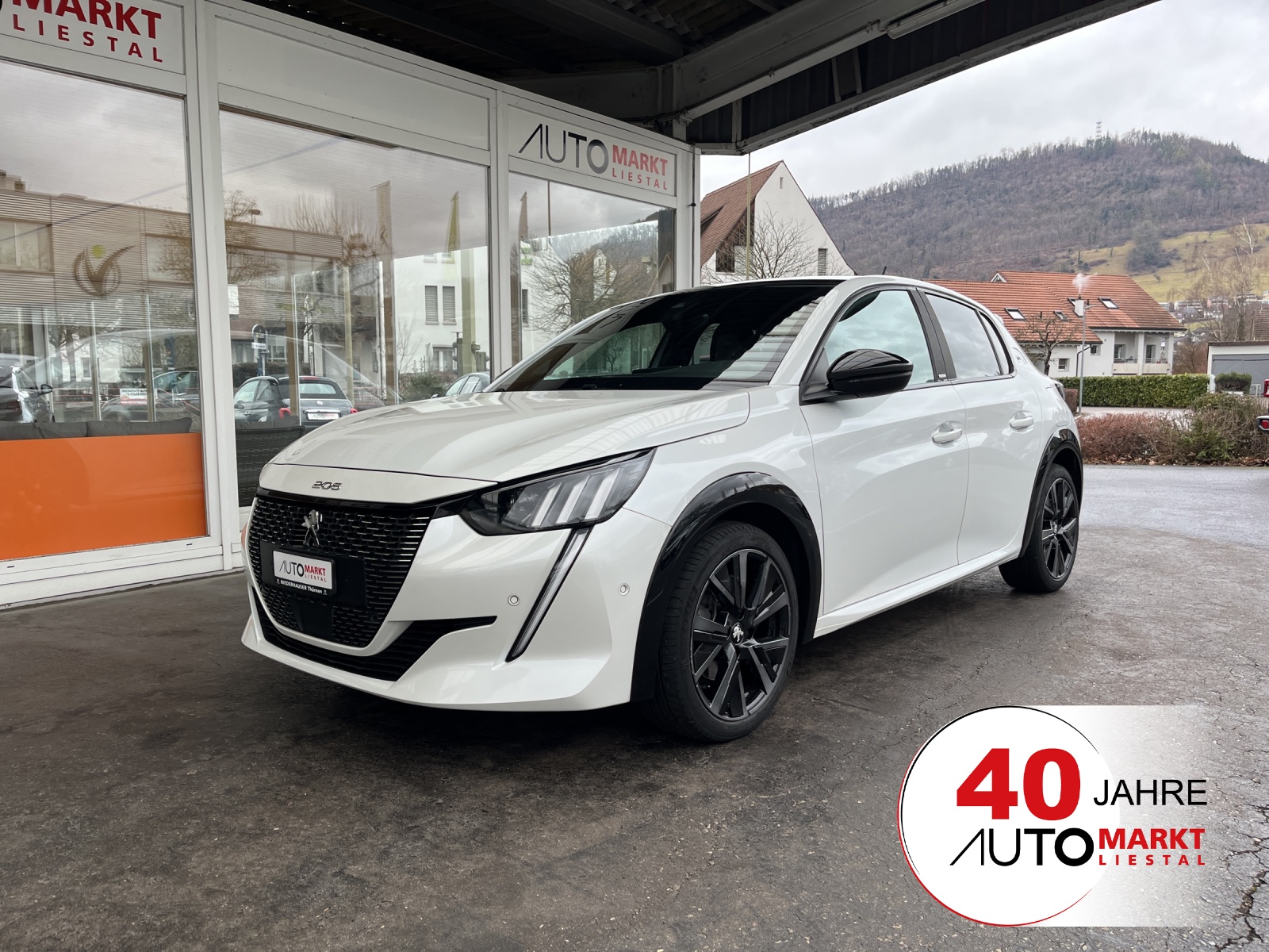 PEUGEOT 208 1.2 PureTech GT Pack EAT8-image-0