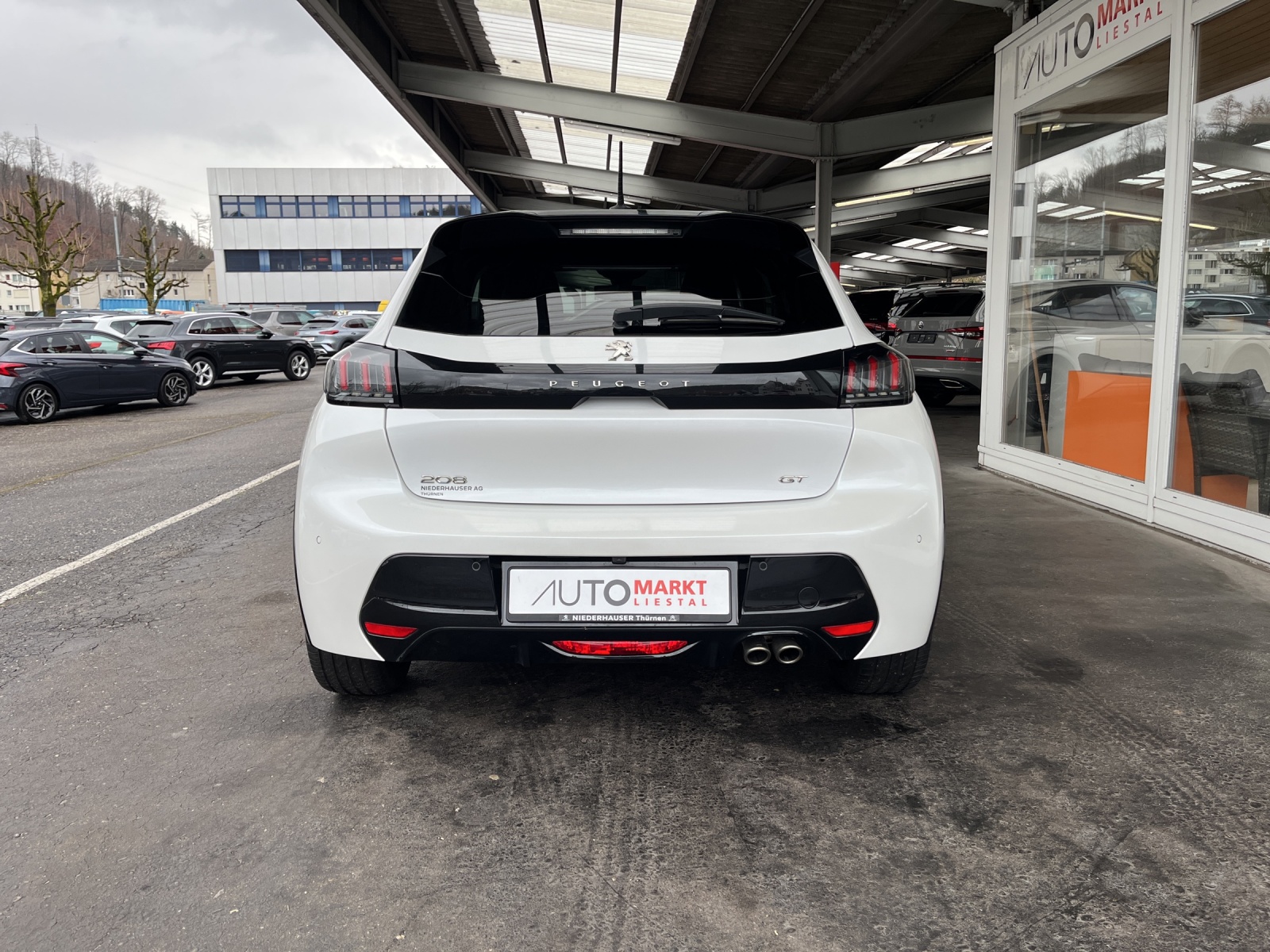PEUGEOT 208 1.2 PureTech GT Pack EAT8-image-5