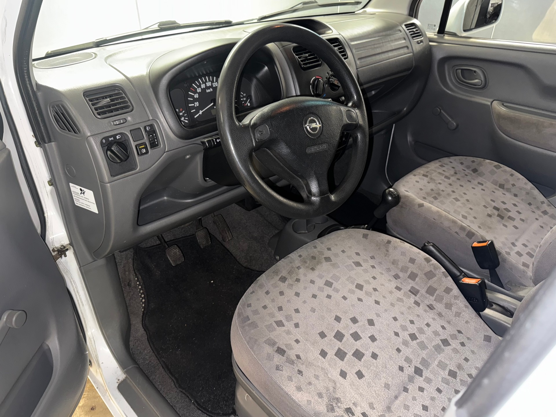 OPEL Agila 1.0 12V Comfort-image-8