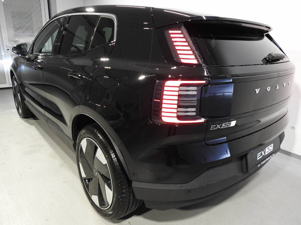 VOLVO EX 30 E60 Twin Ultra Performance AWD-image-3
