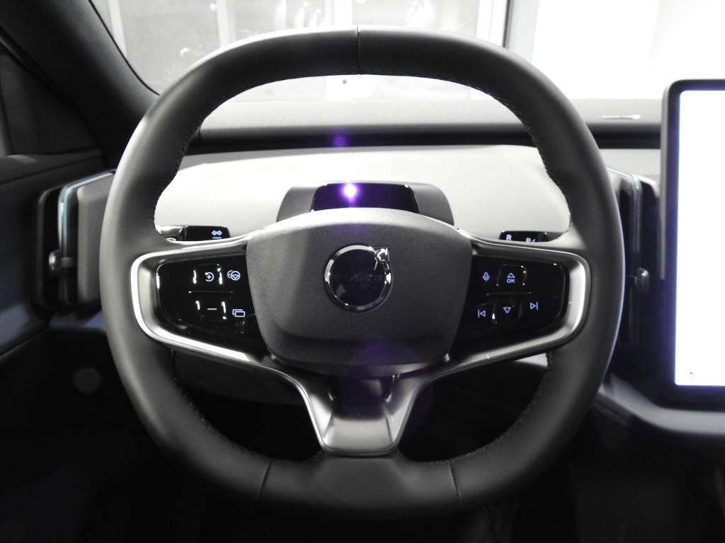 VOLVO EX 30 E60 Twin Ultra Performance AWD-image-6