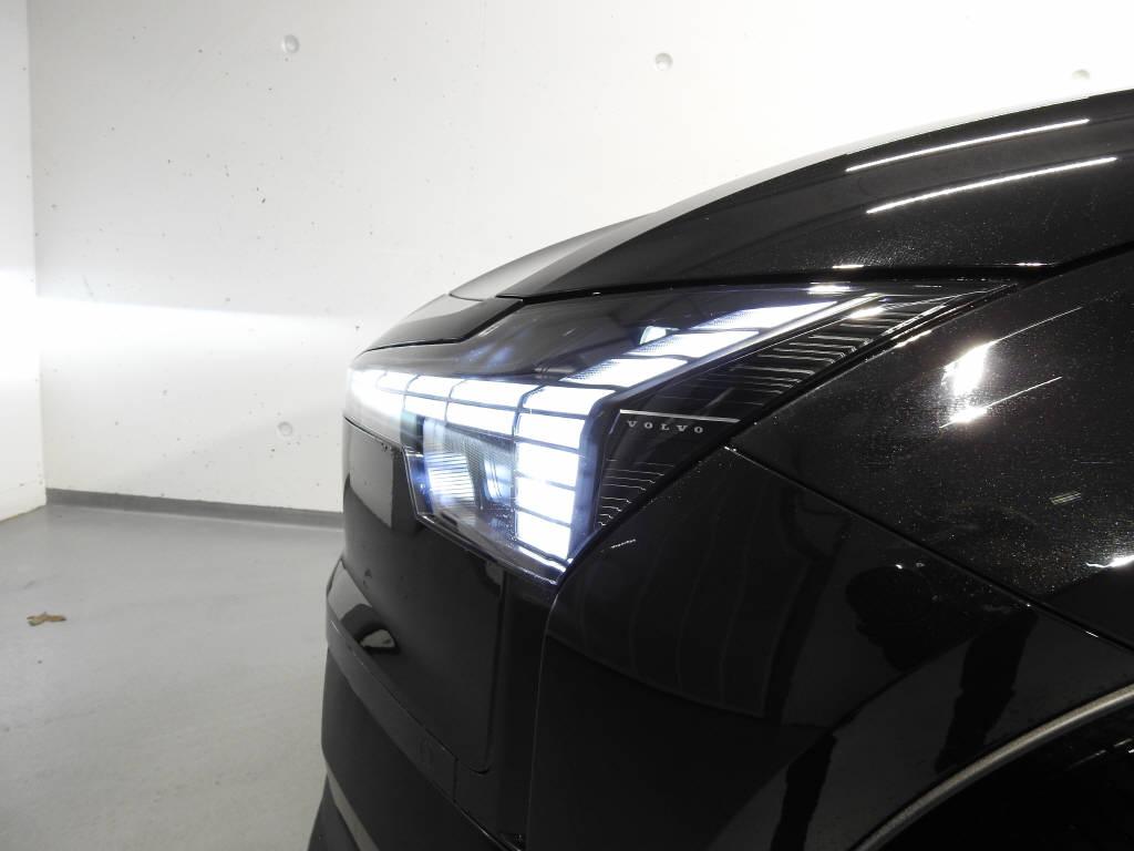 VOLVO EX 30 E60 Twin Ultra Performance AWD-image-12