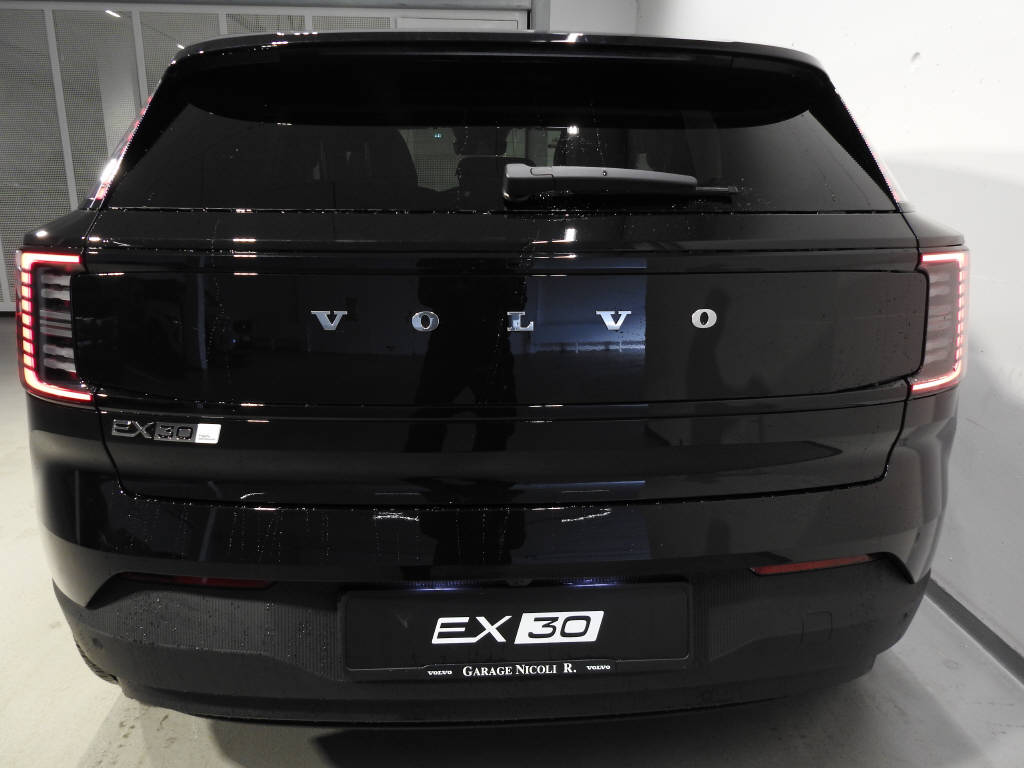 VOLVO EX 30 E60 Twin Ultra Performance AWD-image-4