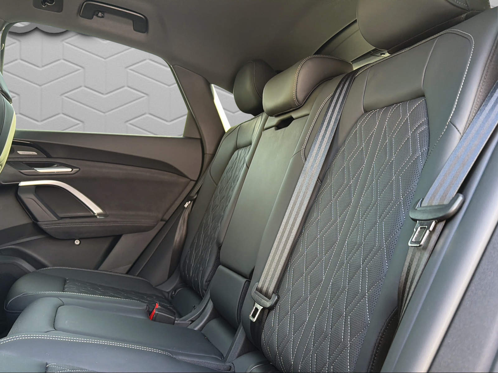 AUDI Q5 Sportback TDI quattro 150 kW S-tronic-image-11