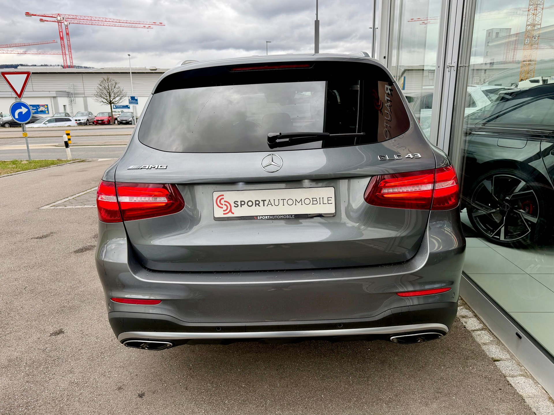 MERCEDES-BENZ GLC 43 AMG 4Matic 9G-Tronic-image-6