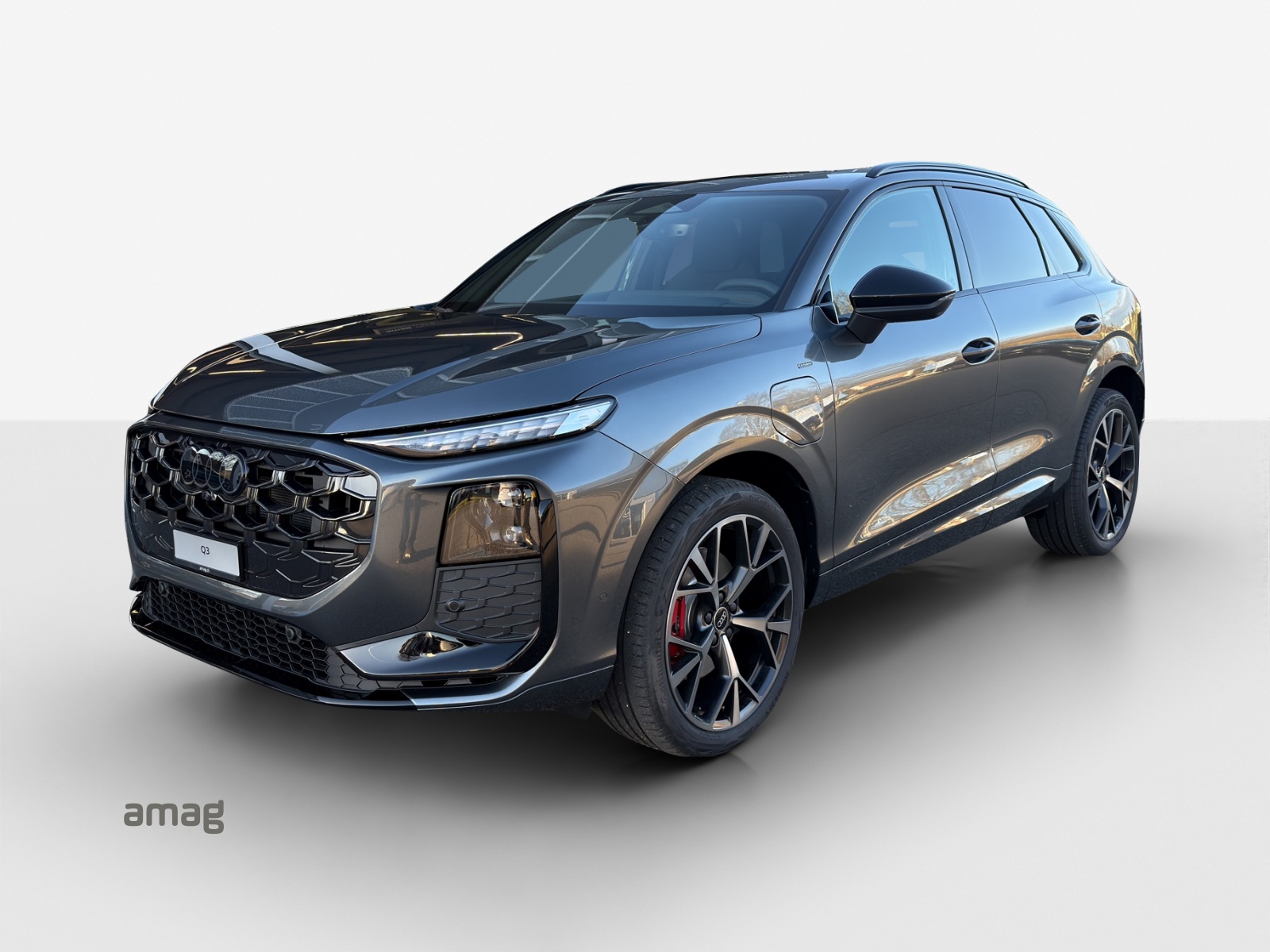 AUDI Q3 SUV e-hybrid 200 kW S tronig