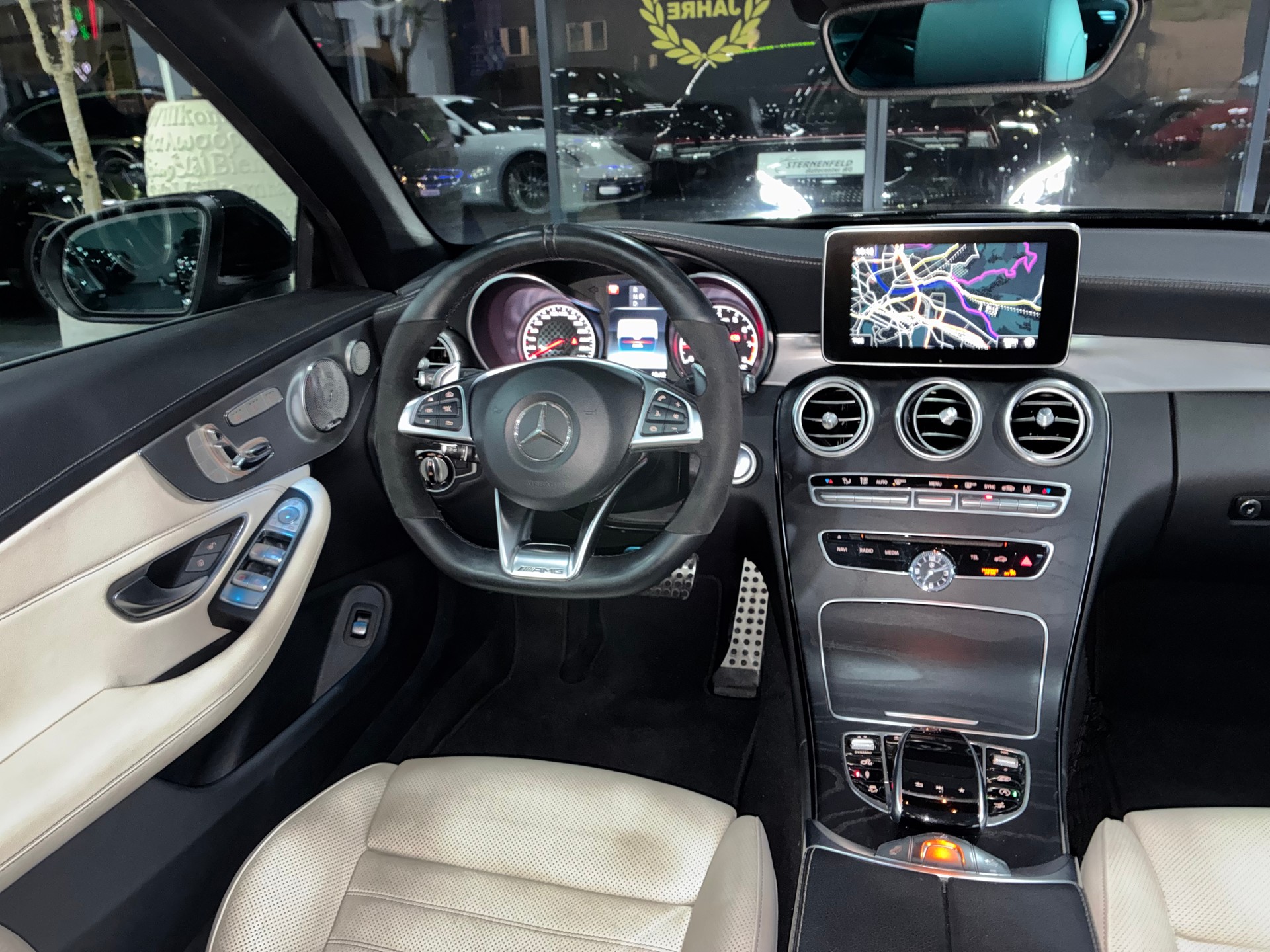 MERCEDES-BENZ C 43 Cabriolet AMG 4Matic 9G-Tronic-image-9