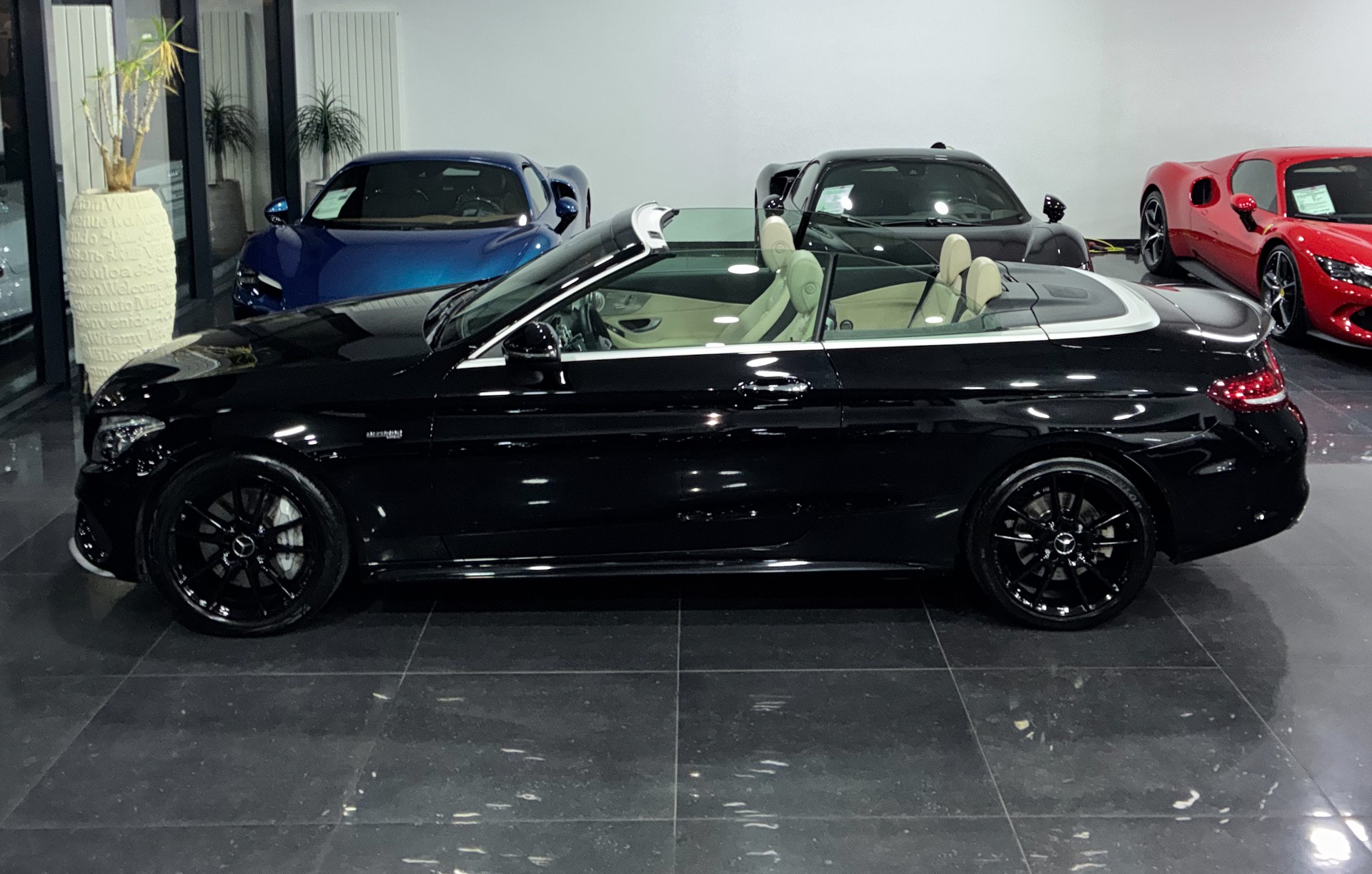 MERCEDES-BENZ C 43 Cabriolet AMG 4Matic 9G-Tronic-image-4