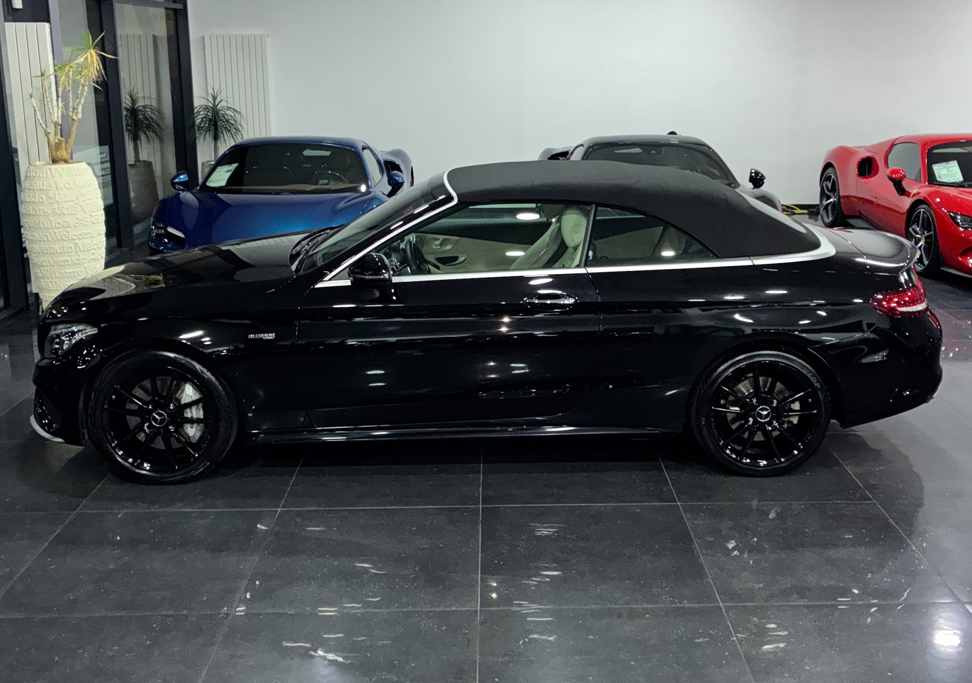 MERCEDES-BENZ C 43 Cabriolet AMG 4Matic 9G-Tronic-image-3