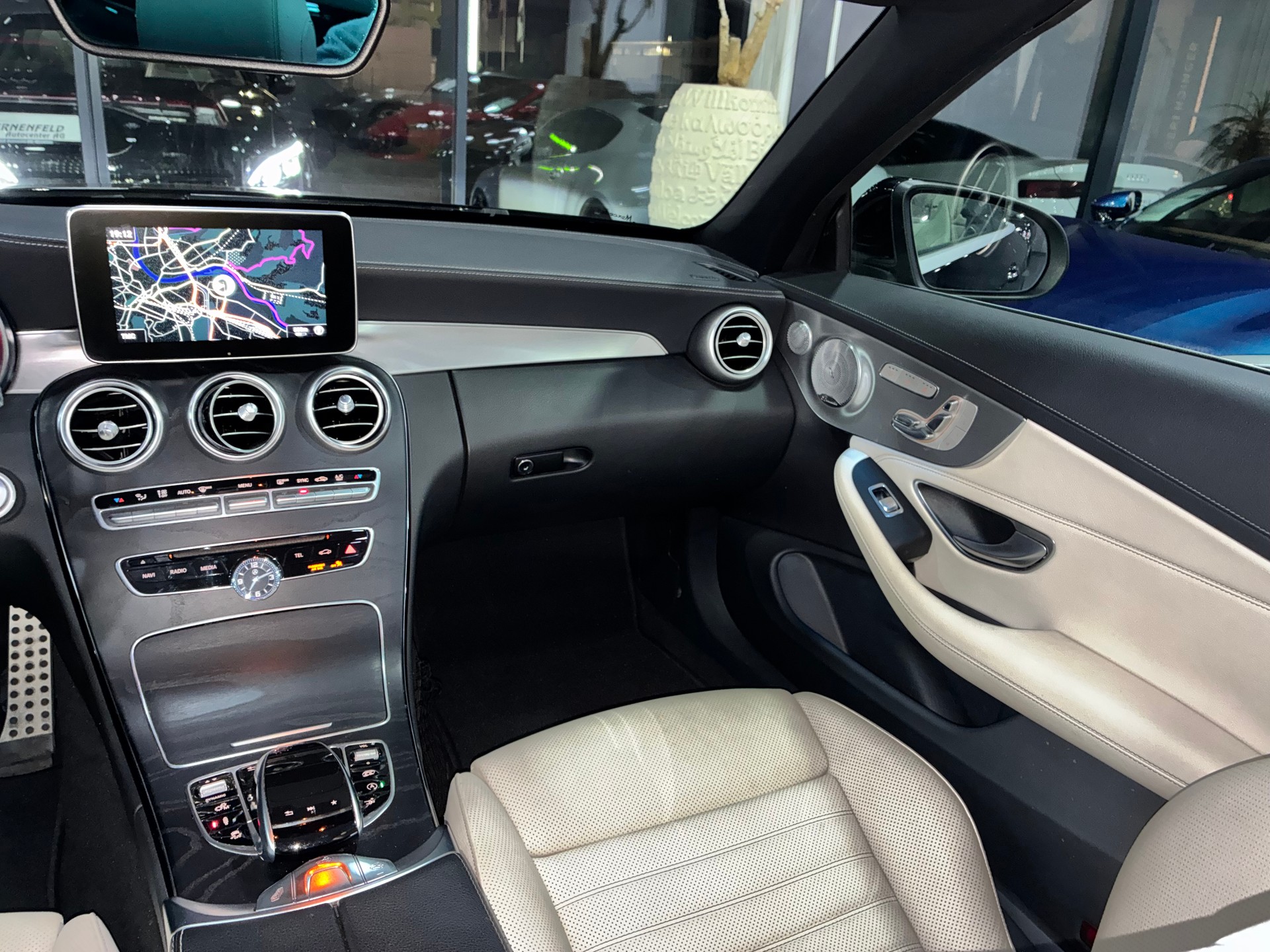 MERCEDES-BENZ C 43 Cabriolet AMG 4Matic 9G-Tronic-image-10