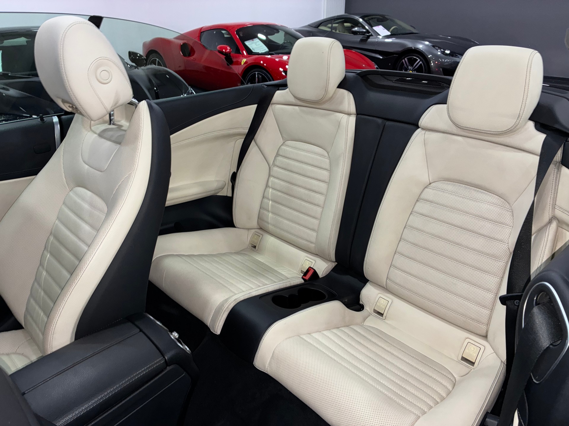 MERCEDES-BENZ C 43 Cabriolet AMG 4Matic 9G-Tronic-image-11