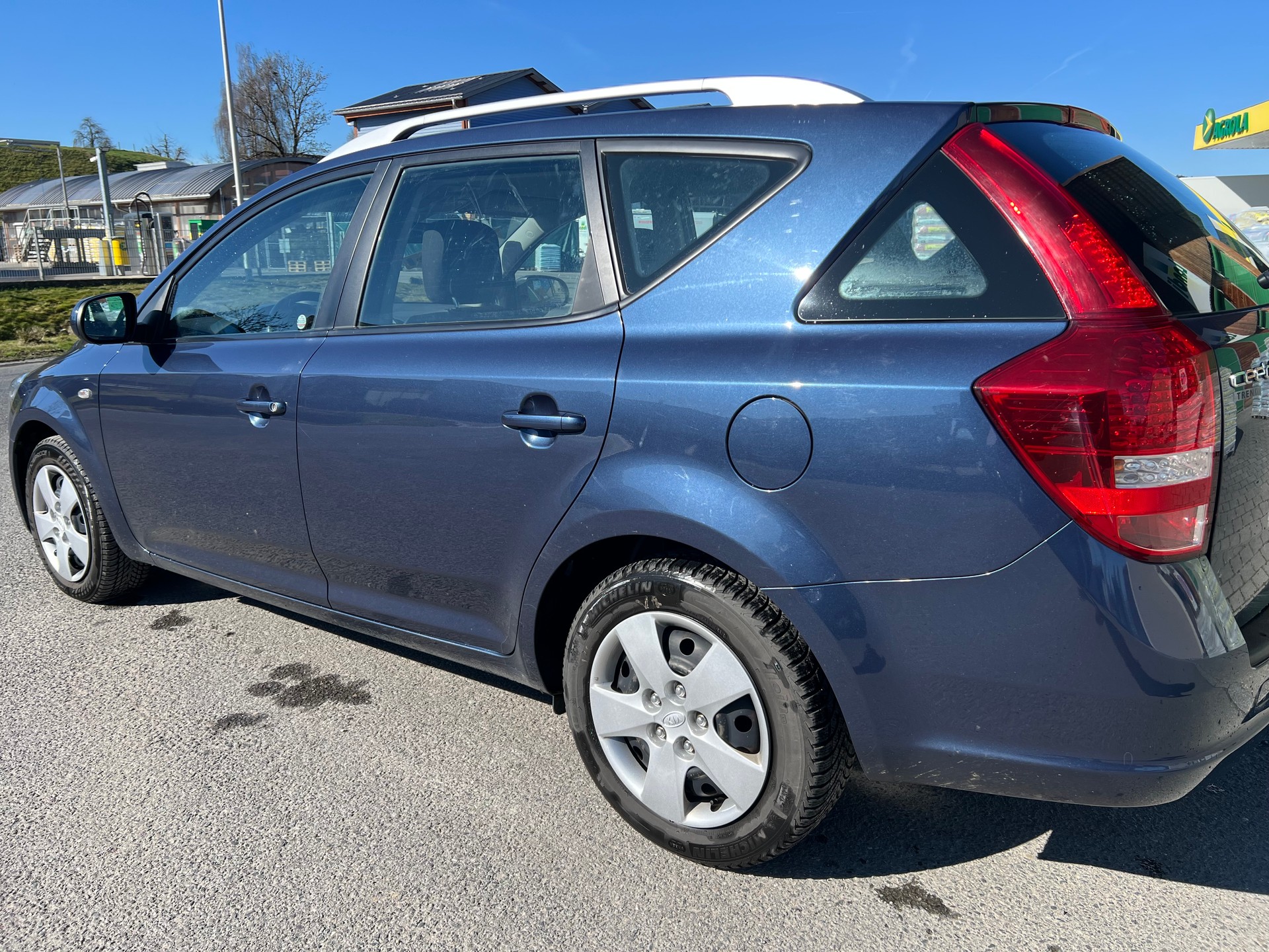KIA Cee'd Sporty Wagon 1.6 CRDi Classic-image-3
