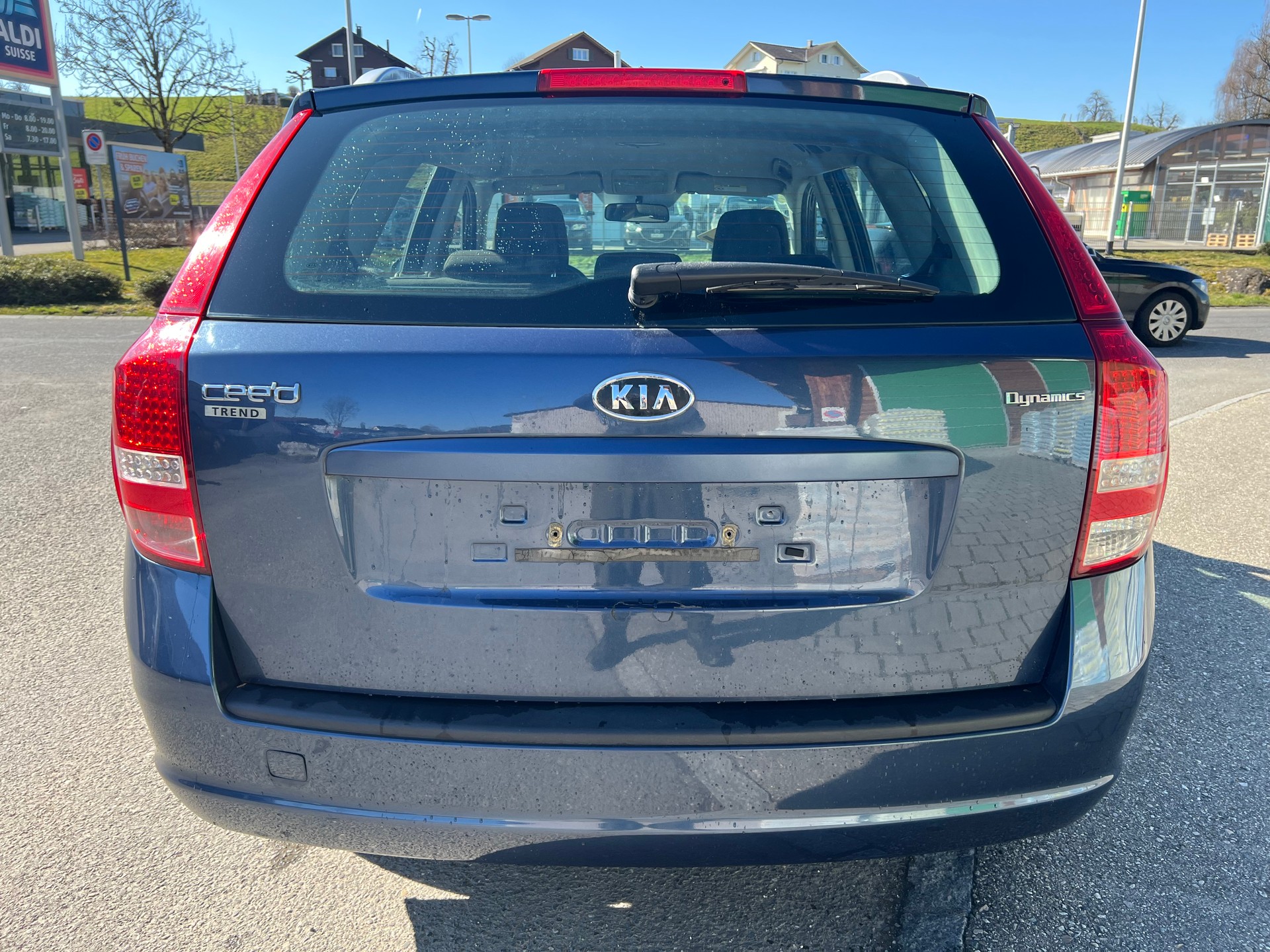 KIA Cee'd Sporty Wagon 1.6 CRDi Classic-image-5
