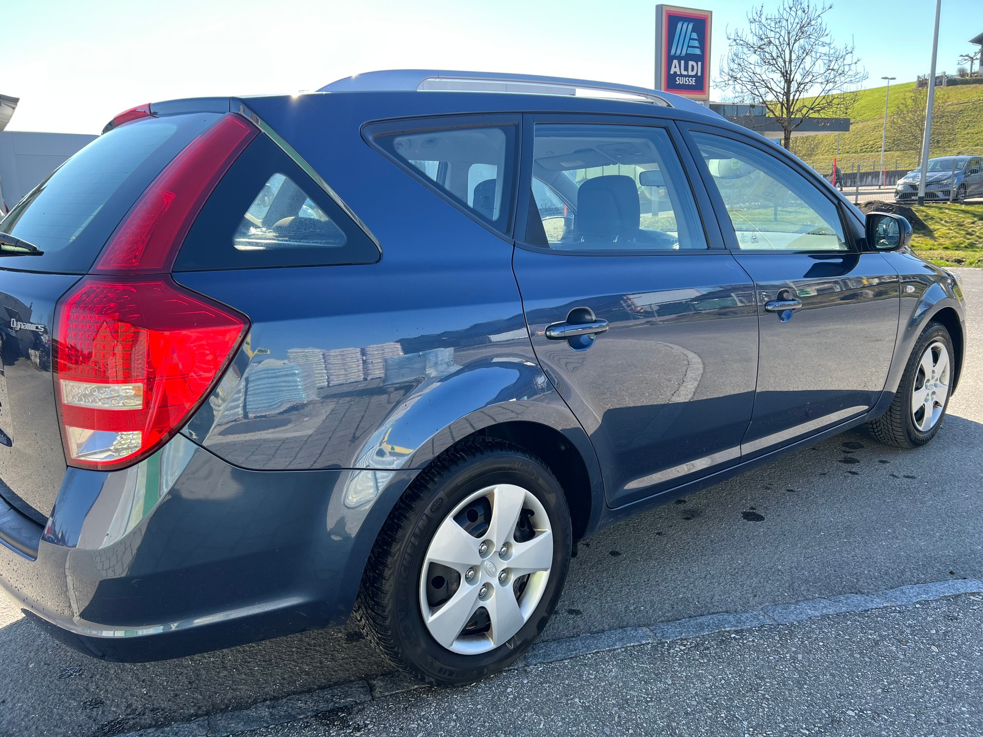 KIA Cee'd Sporty Wagon 1.6 CRDi Classic-image-4