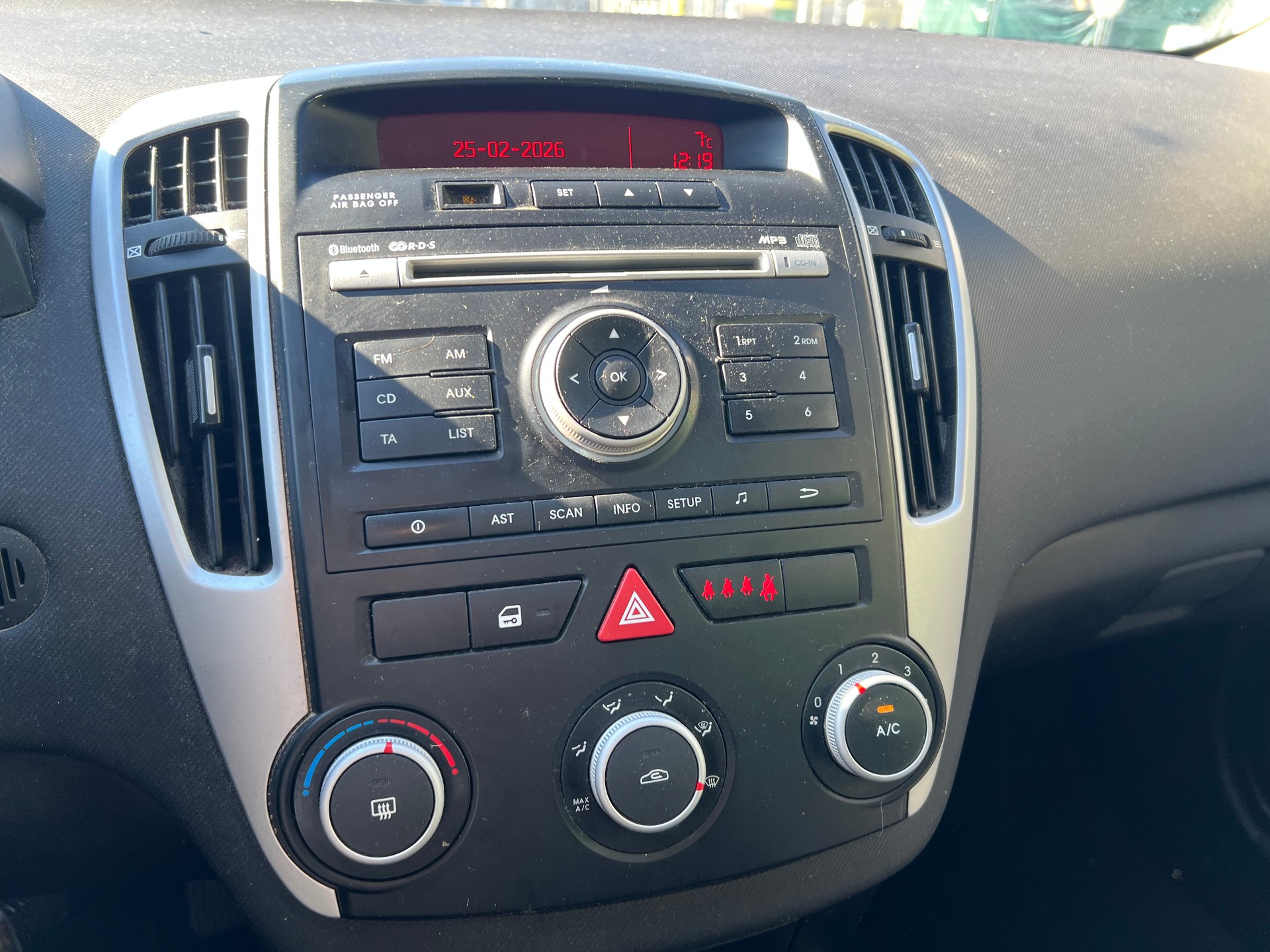 KIA Cee'd Sporty Wagon 1.6 CRDi Classic-image-13