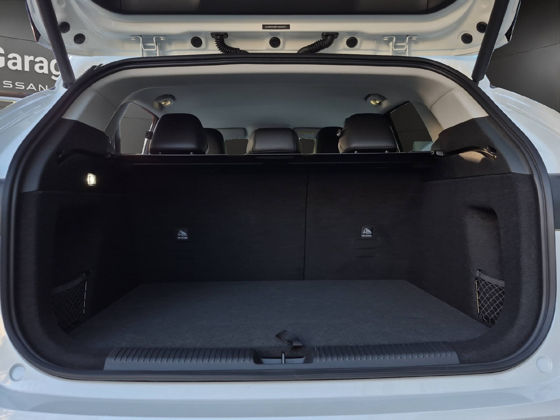 MG HS 1.5 Hybrid Luxury-image-12