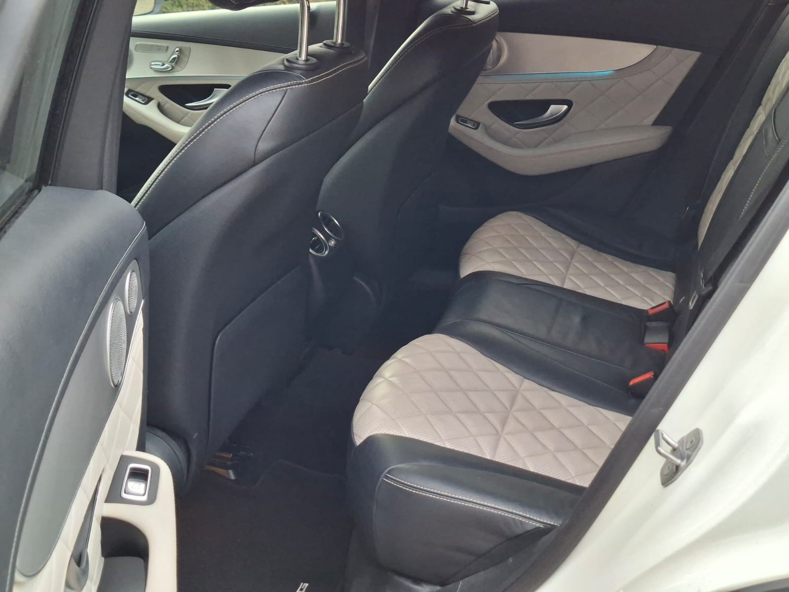 MERCEDES-BENZ GLC Coupé 63 AMG 4Matic+ 9G-Tronic-image-6