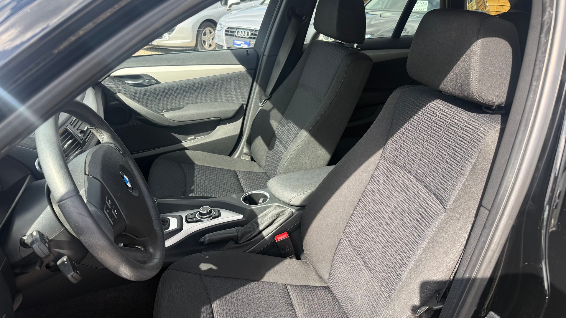 BMW X1 xDrive 18d Steptronic-showroom-element-3