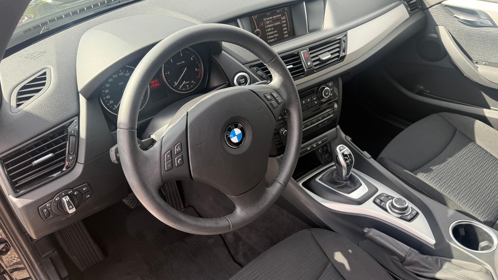 BMW X1 xDrive 18d Steptronic-showroom-element-2