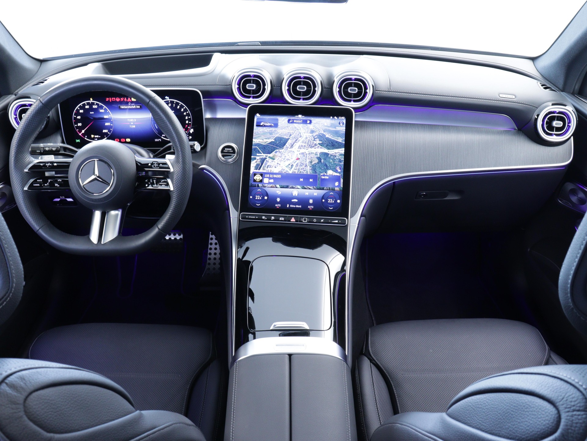 MERCEDES-BENZ GLC 400 e EQ Star AMG Line 4matic-image-4