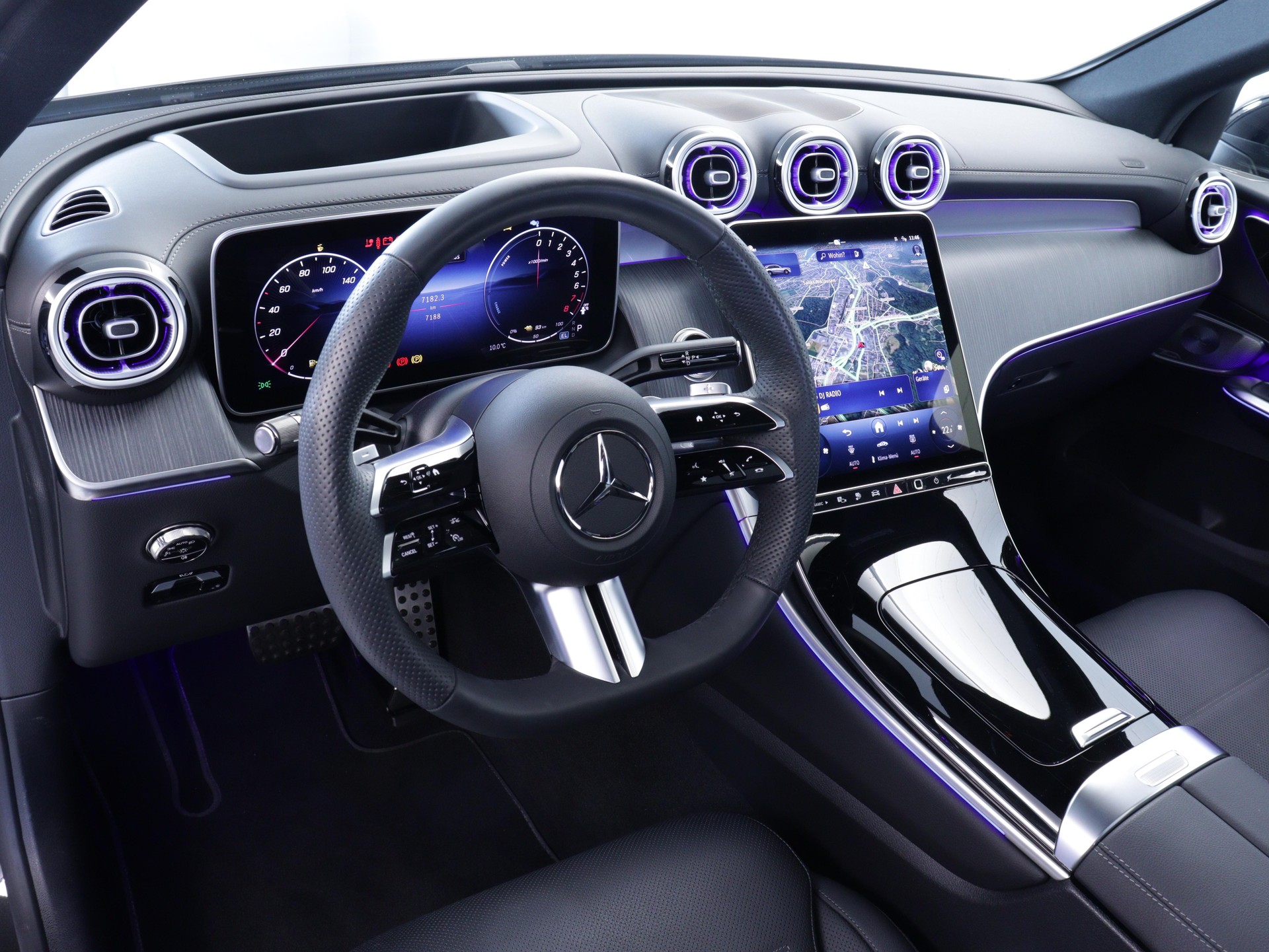 MERCEDES-BENZ GLC 400 e EQ Star AMG Line 4matic-image-5