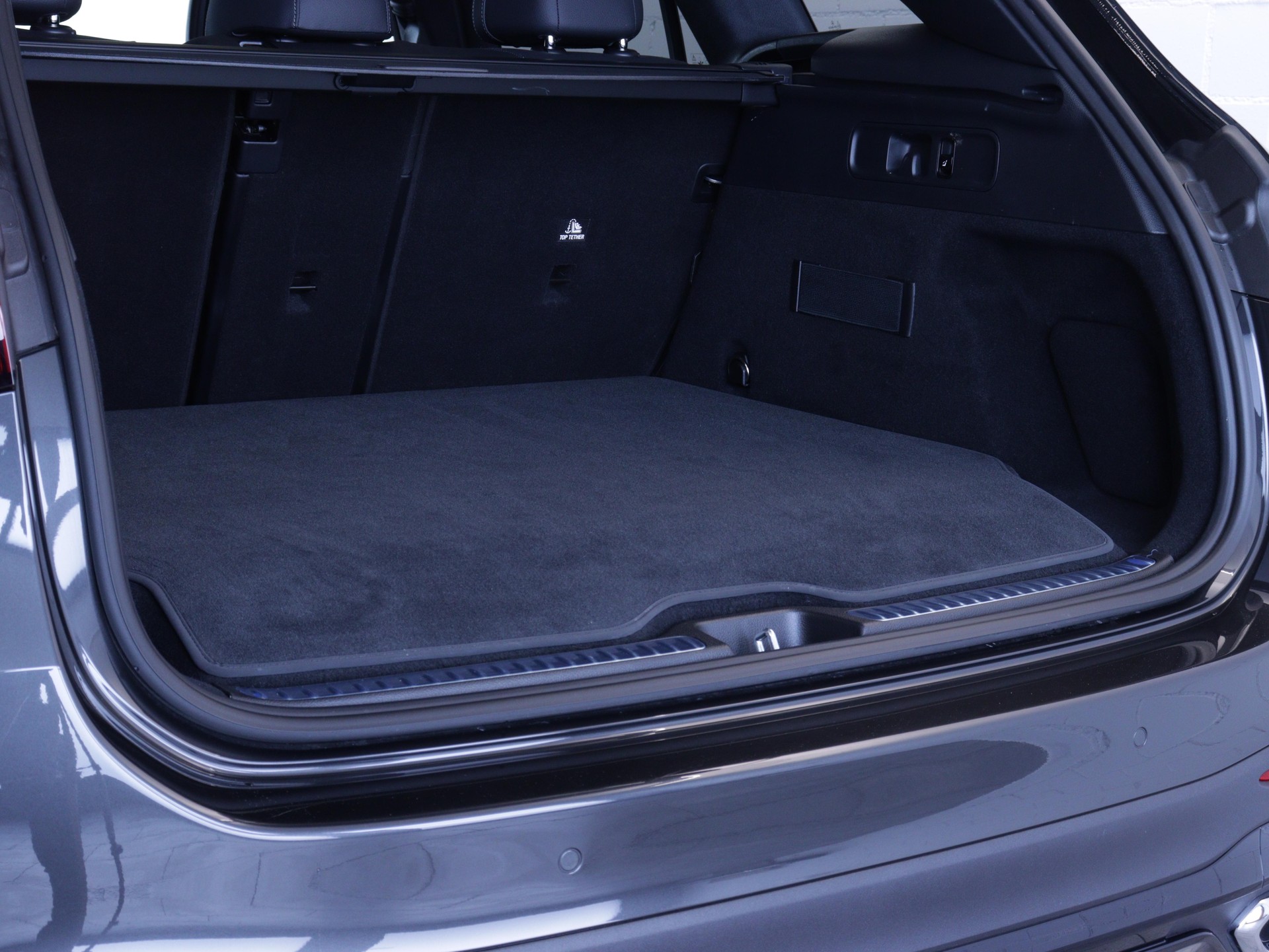 MERCEDES-BENZ GLC 400 e EQ Star AMG Line 4matic-image-14