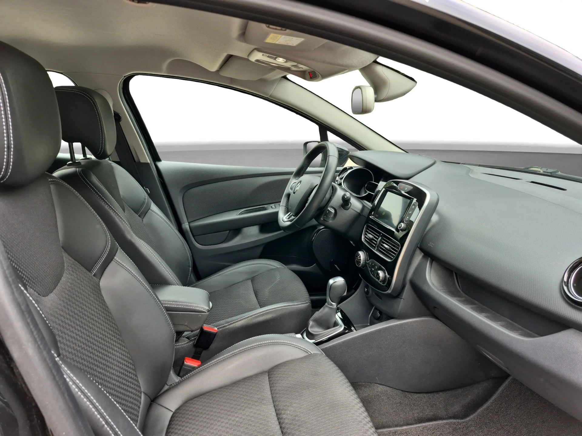 RENAULT Clio Grandtour 1.2 16V T Intens EDC-image-7