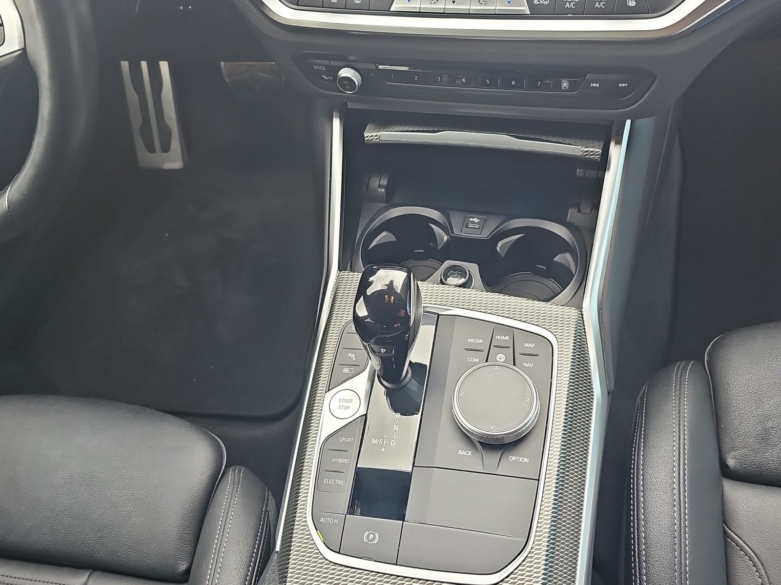 BMW 320e Tour. M Sport Steptr-image-17