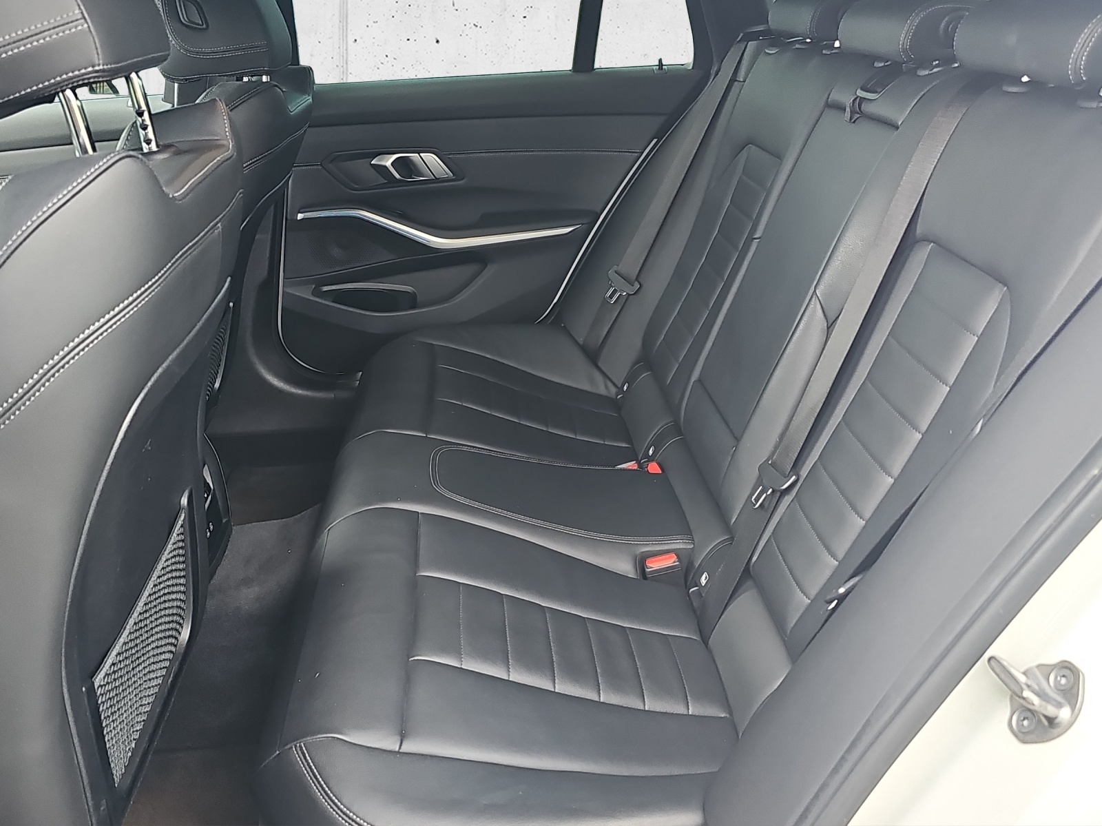 BMW 320e Tour. M Sport Steptr-image-13