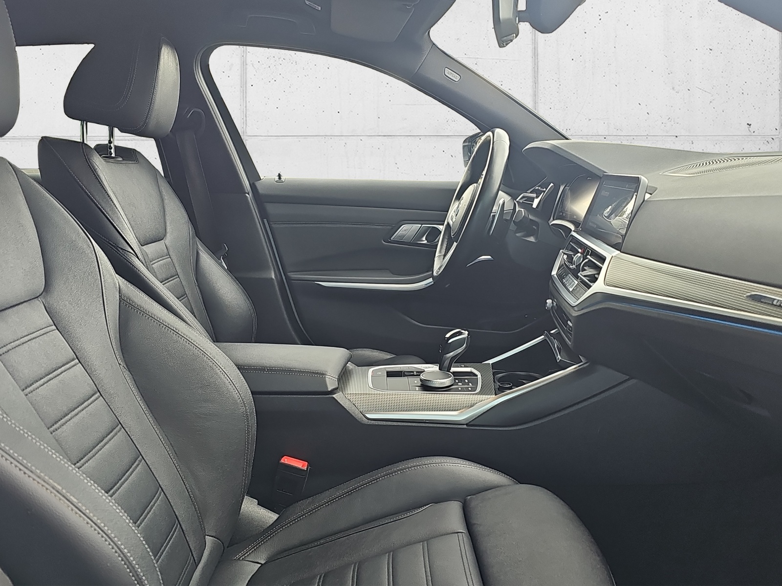 BMW 320e Tour. M Sport Steptr-image-16