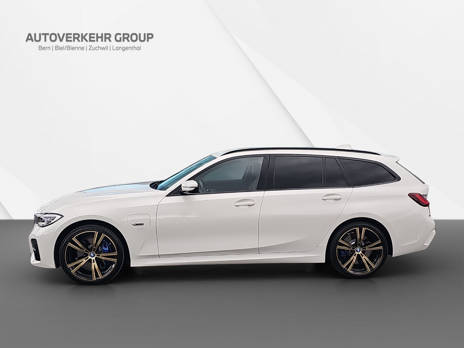 BMW 320e Tour. M Sport Steptr-image-2